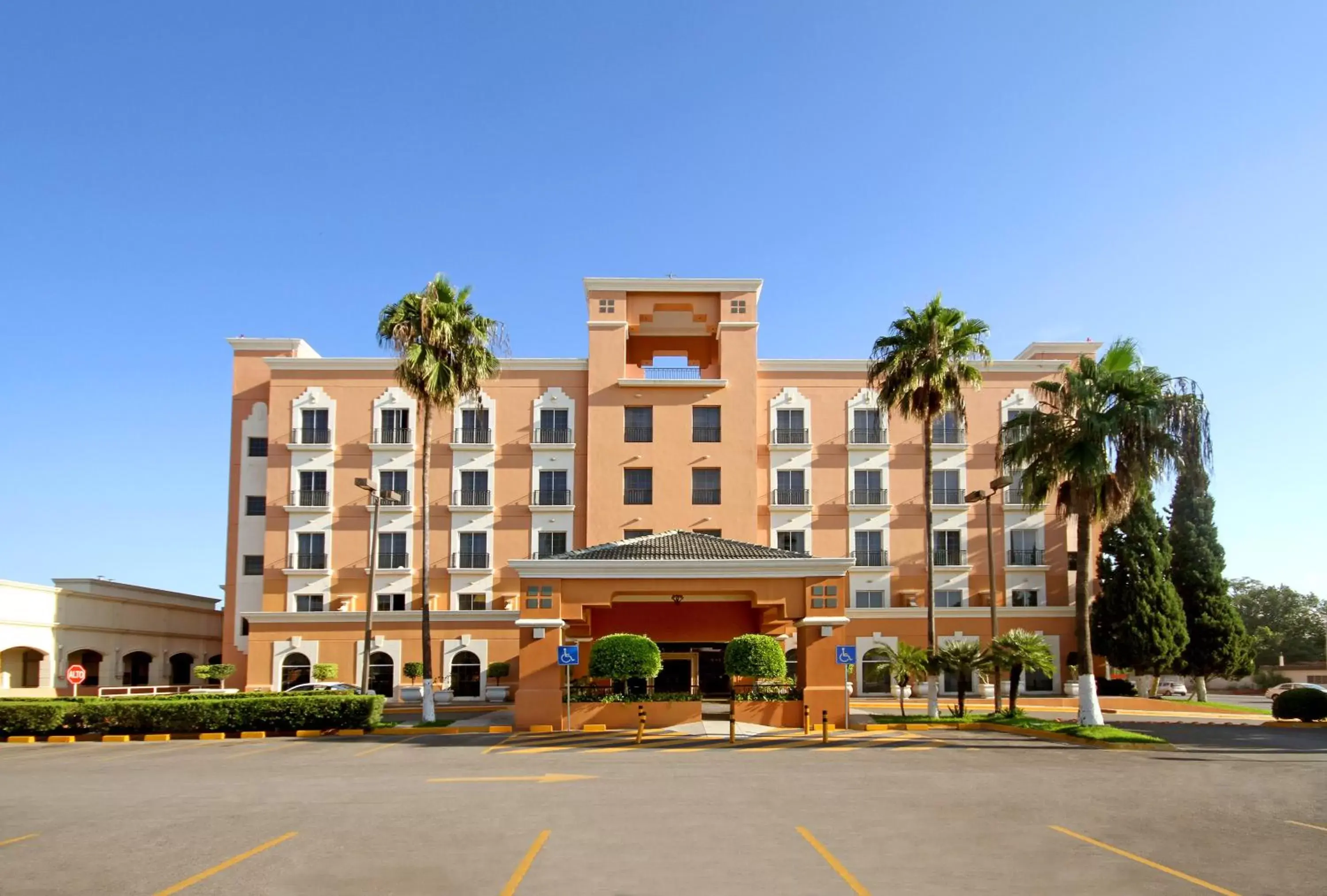 Facade/entrance, Property Building in iStay Hotel Ciudad Victoria Facade/entrance, Property Building in iStay Hotel Ciudad Victoria