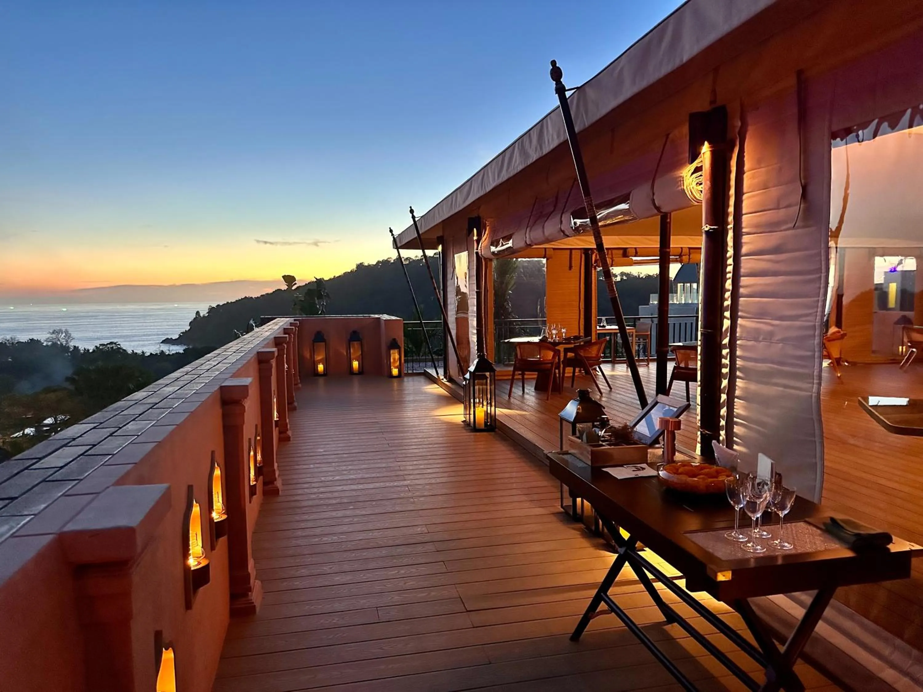 Restaurant/places to eat in Avista Hideaway Phuket Patong - MGallery