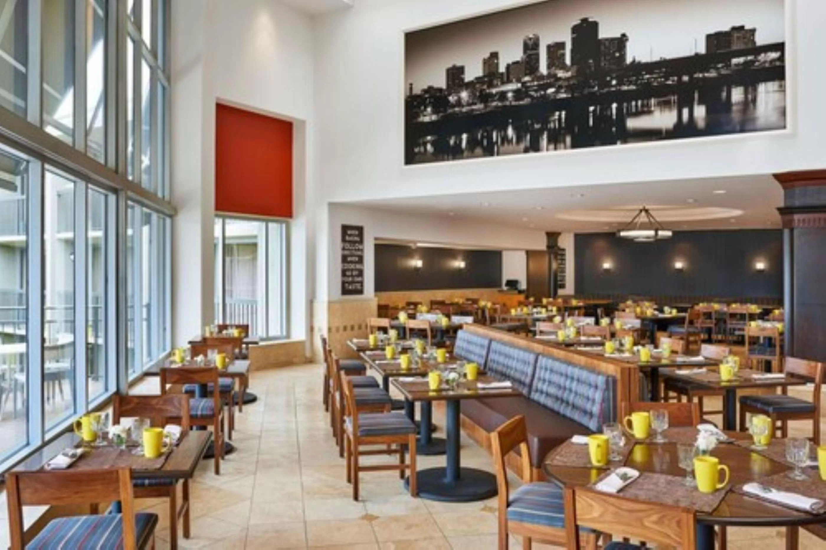 Restaurant/places to eat in Four Points by Sheraton Little Rock Midtown