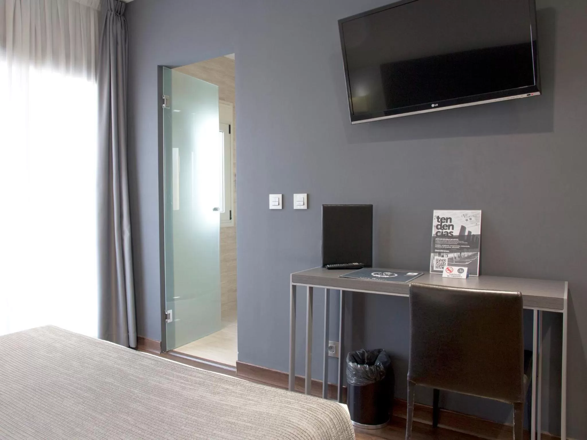 Evening entertainment, Bed in UVE Alcobendas