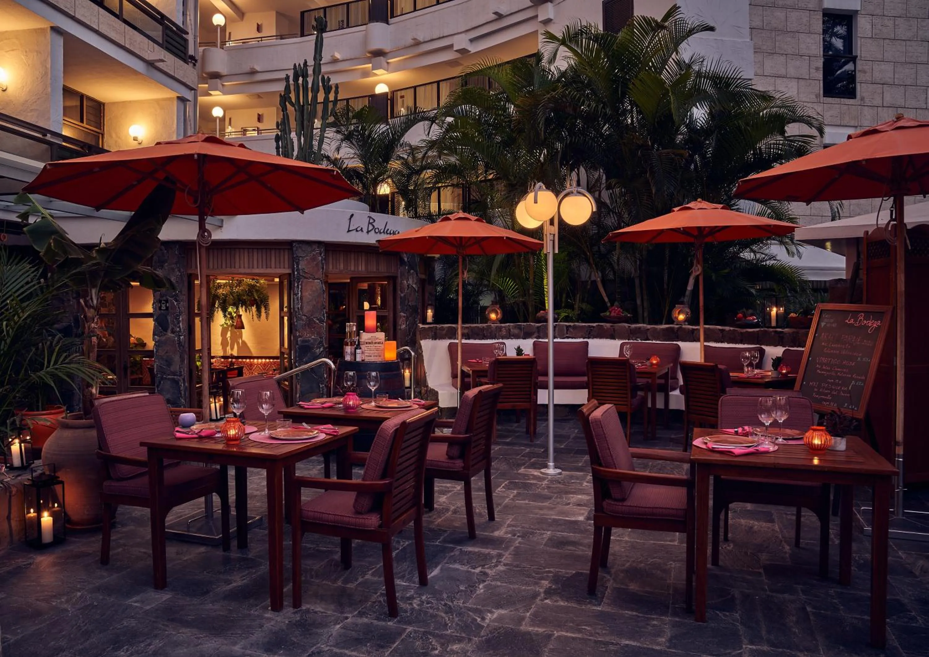 Restaurant/places to eat in Seaside Palm Beach