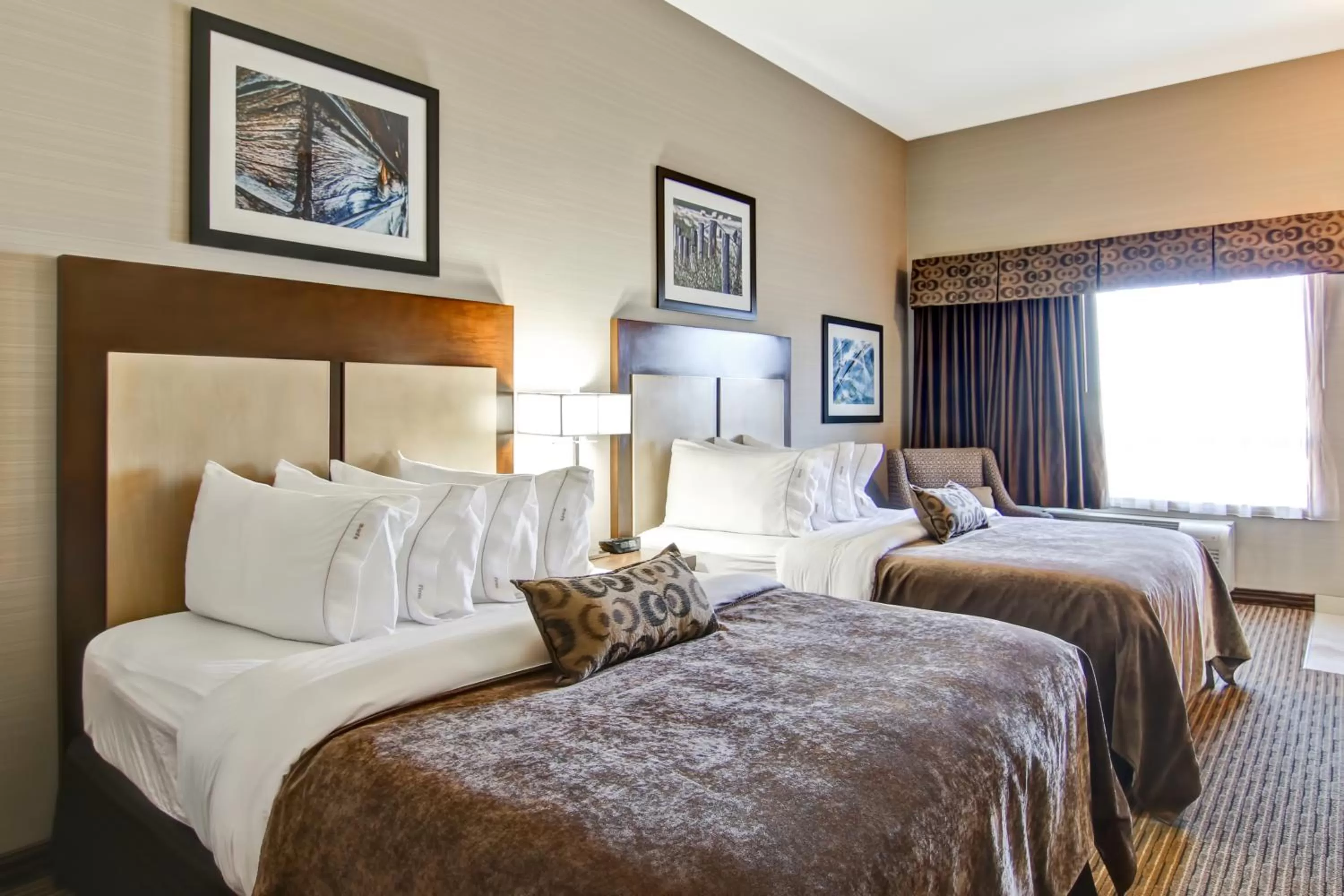 Bedroom, Bed in Canalta Hotel Assiniboia