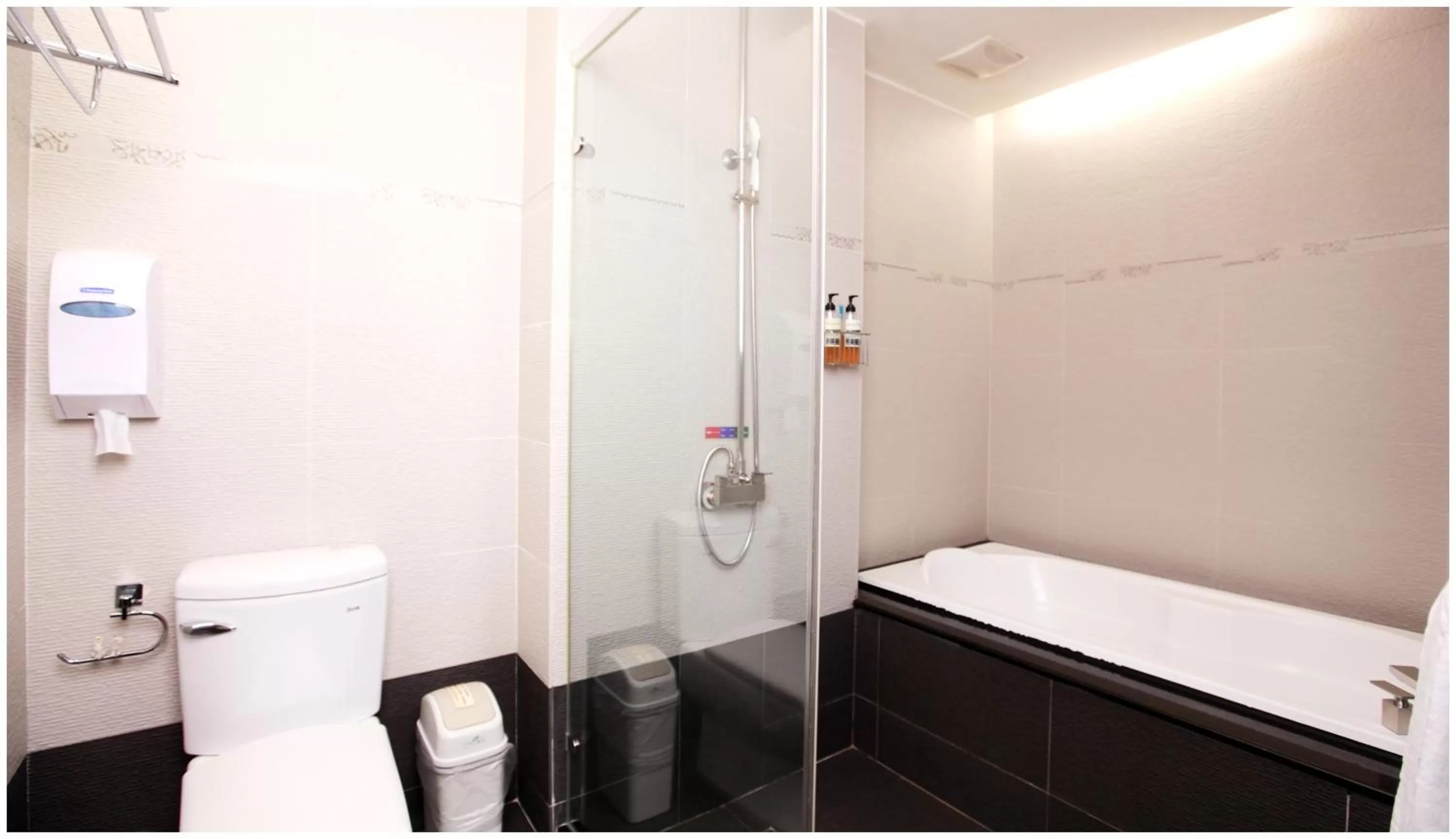 Bathroom in Errantry Lodge & Studio