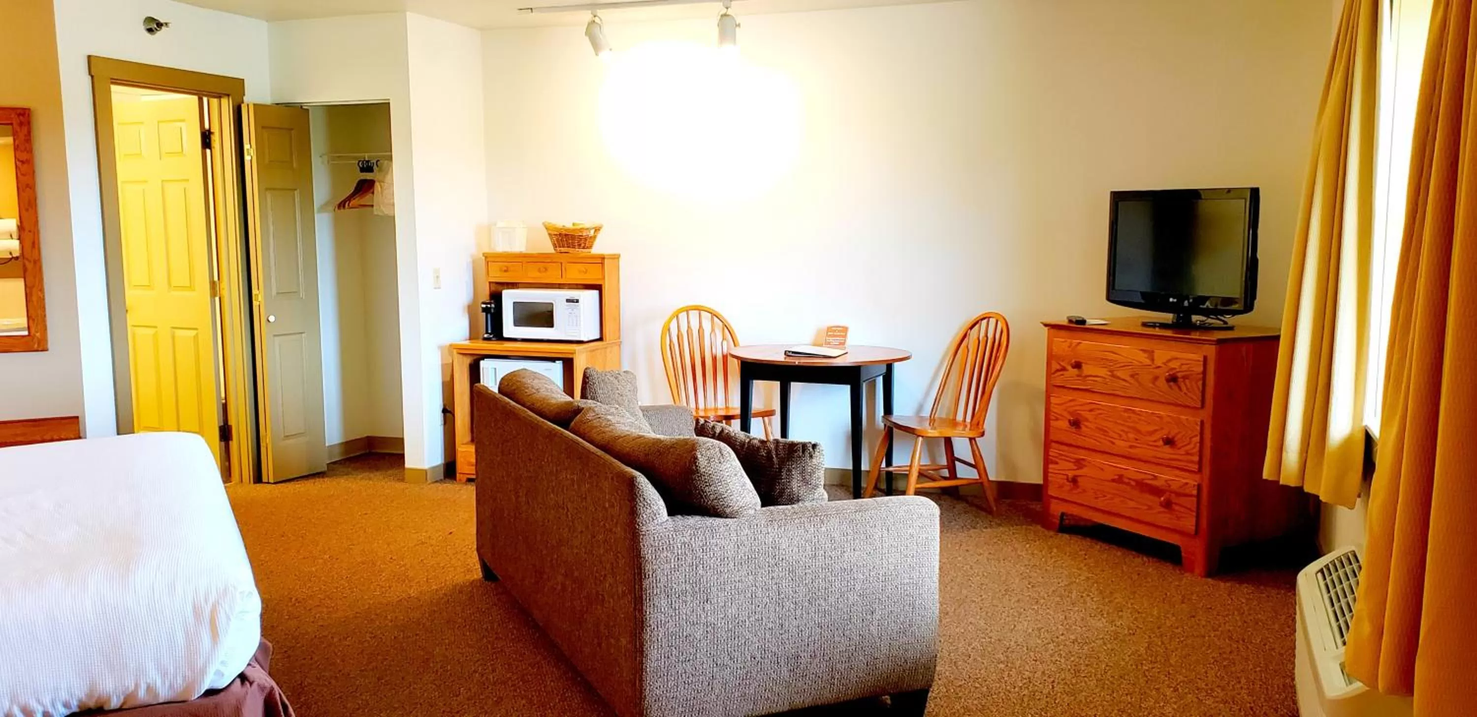 TV and multimedia in Berlin Heritage Inn