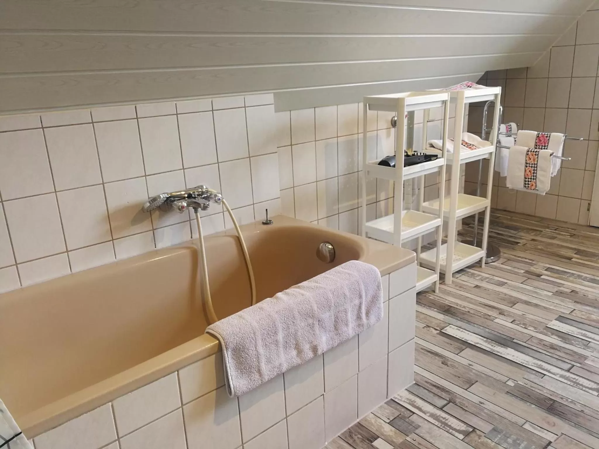 Bathroom in Gasthof Zur Burg