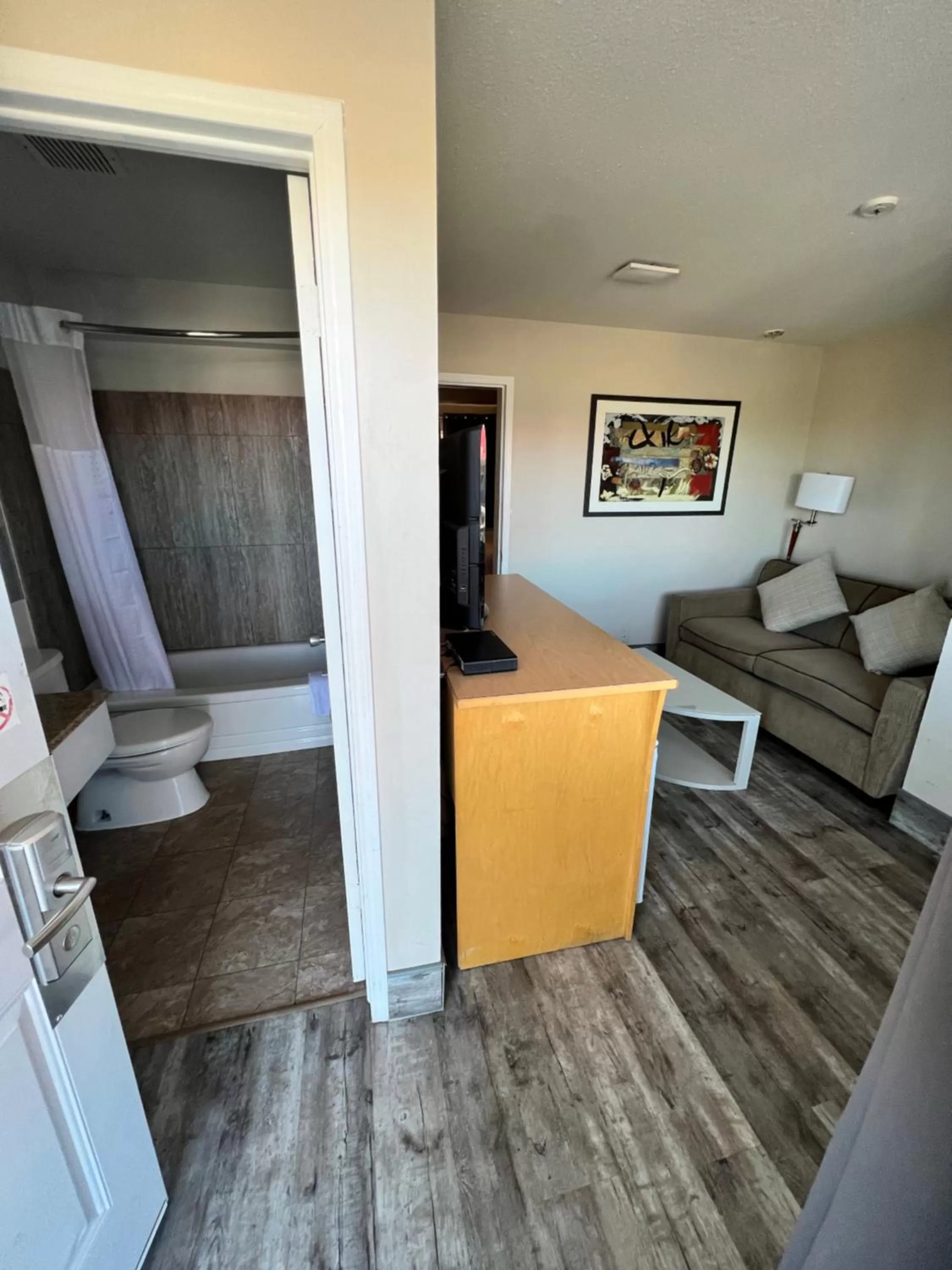 Living room in Thriftlodge Saskatoon