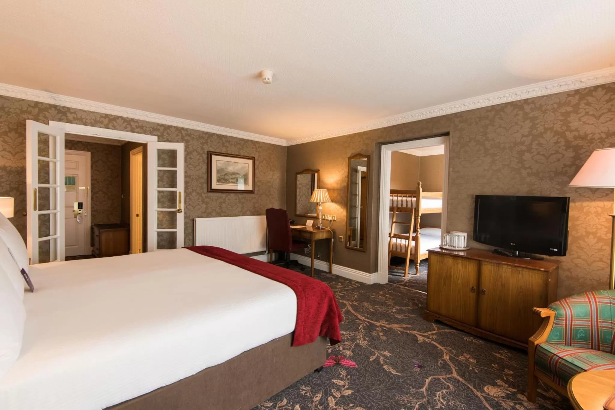 Bedroom, Bed in Kingsmills Hotel