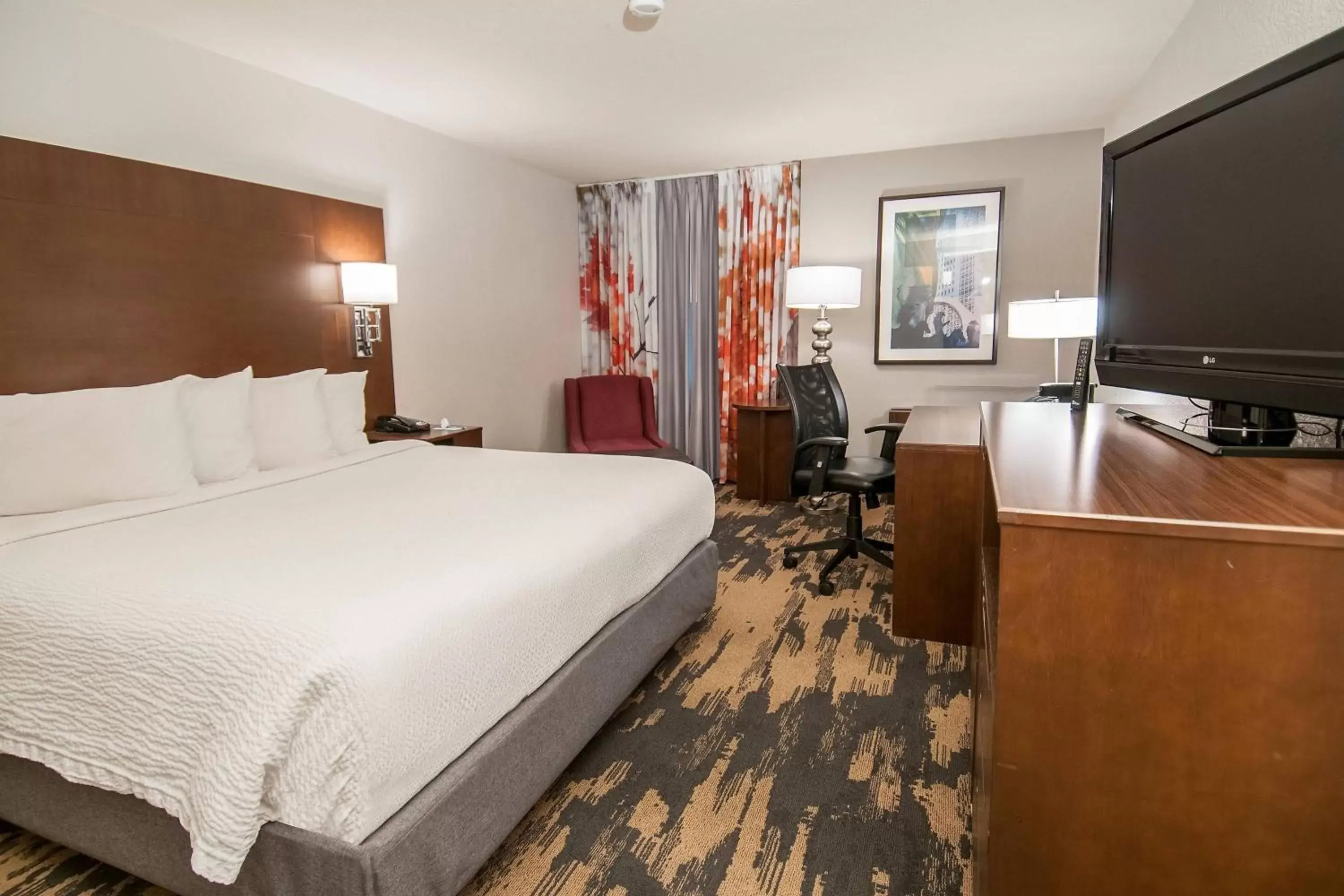 King Room with Adapted Tub - Mobility and Hearing Accessible in Fairfield Inn & Suites by Marriott Dallas DFW Airport South/Irving King Room with Adapted Tub - Mobility and Hearing Accessible in Fairfield Inn & Suites by Marriott Dallas DFW Airport South/Irving