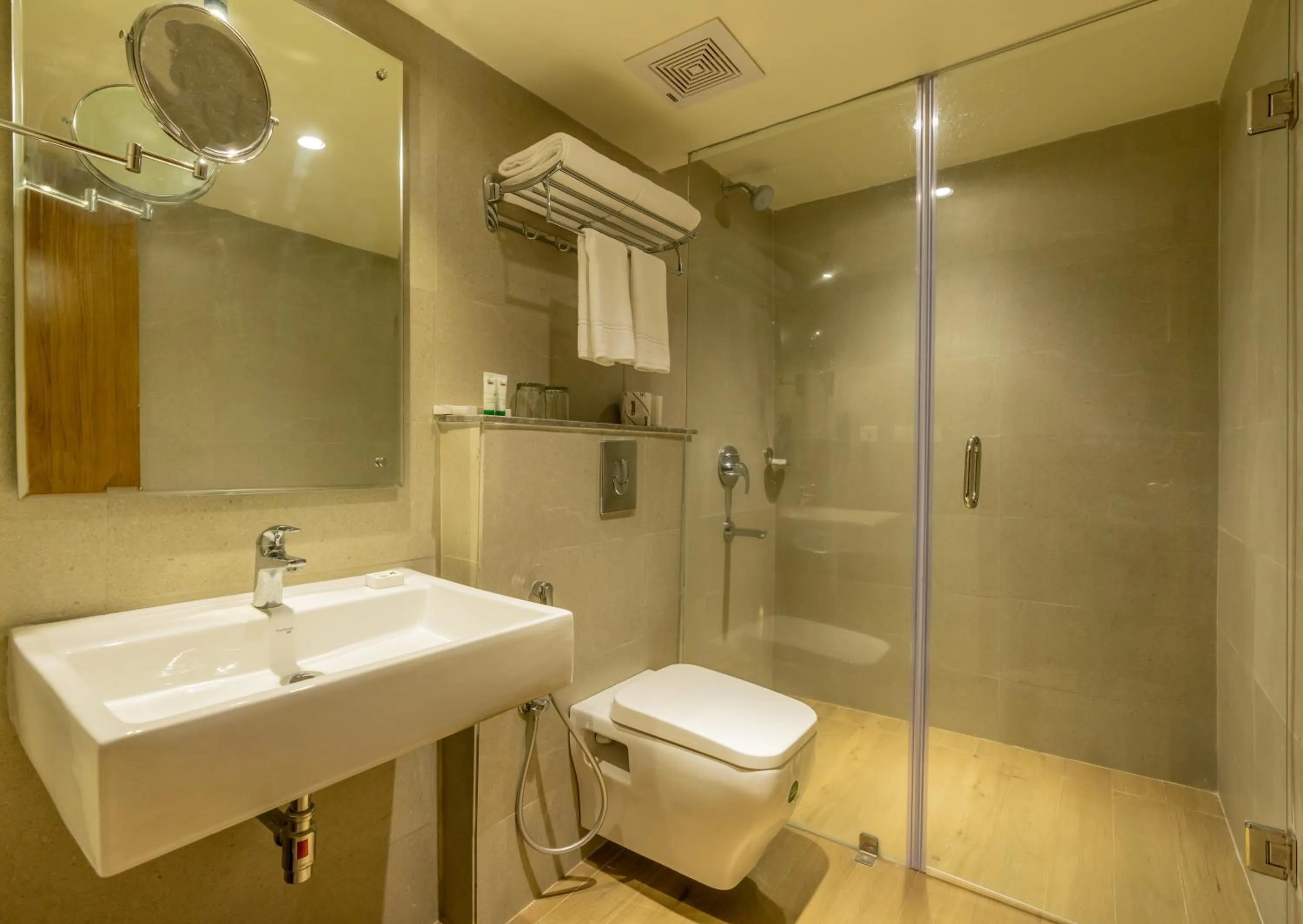 Bathroom in Quality Inn Ramachandra