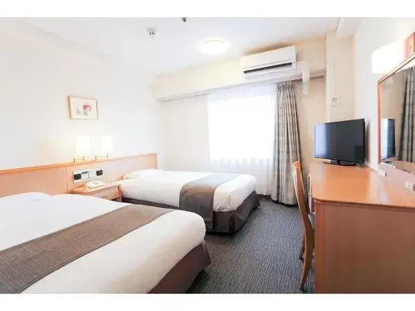 Twin Room - single occupancy - Smoking in Smile Hotel Wakayama Twin Room - single occupancy - Smoking in Smile Hotel Wakayama