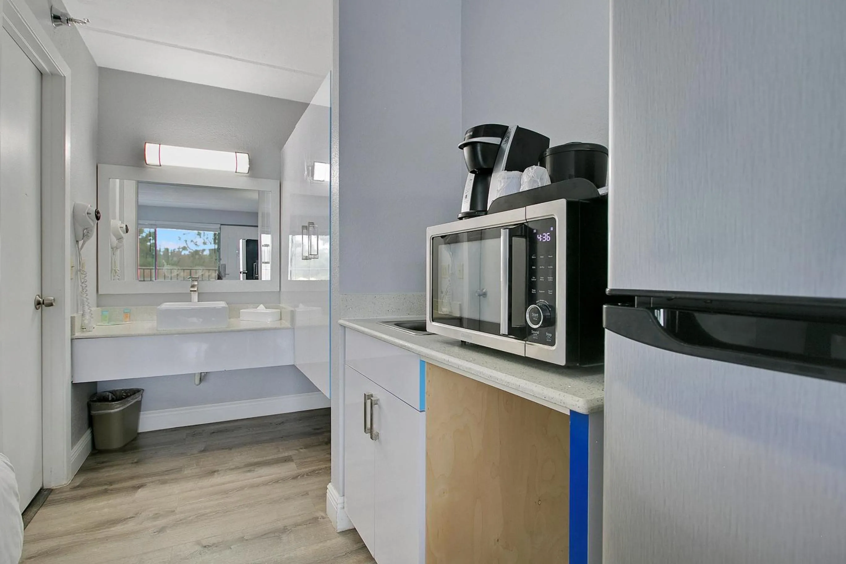 Bathroom, Kitchen/Kitchenette in Vivo Living Kissimmee West