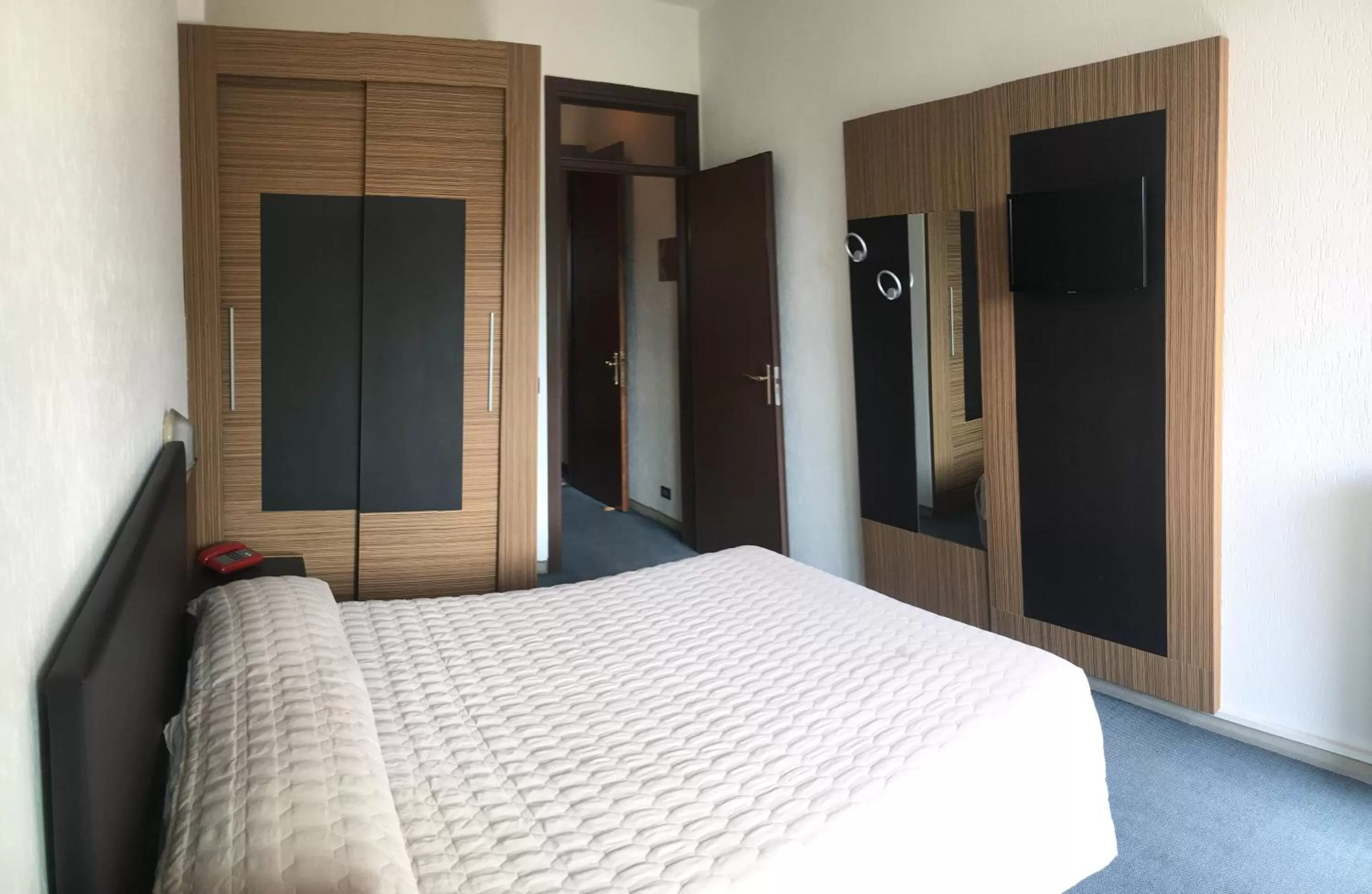 Bed in Albergo Valle d'Oro