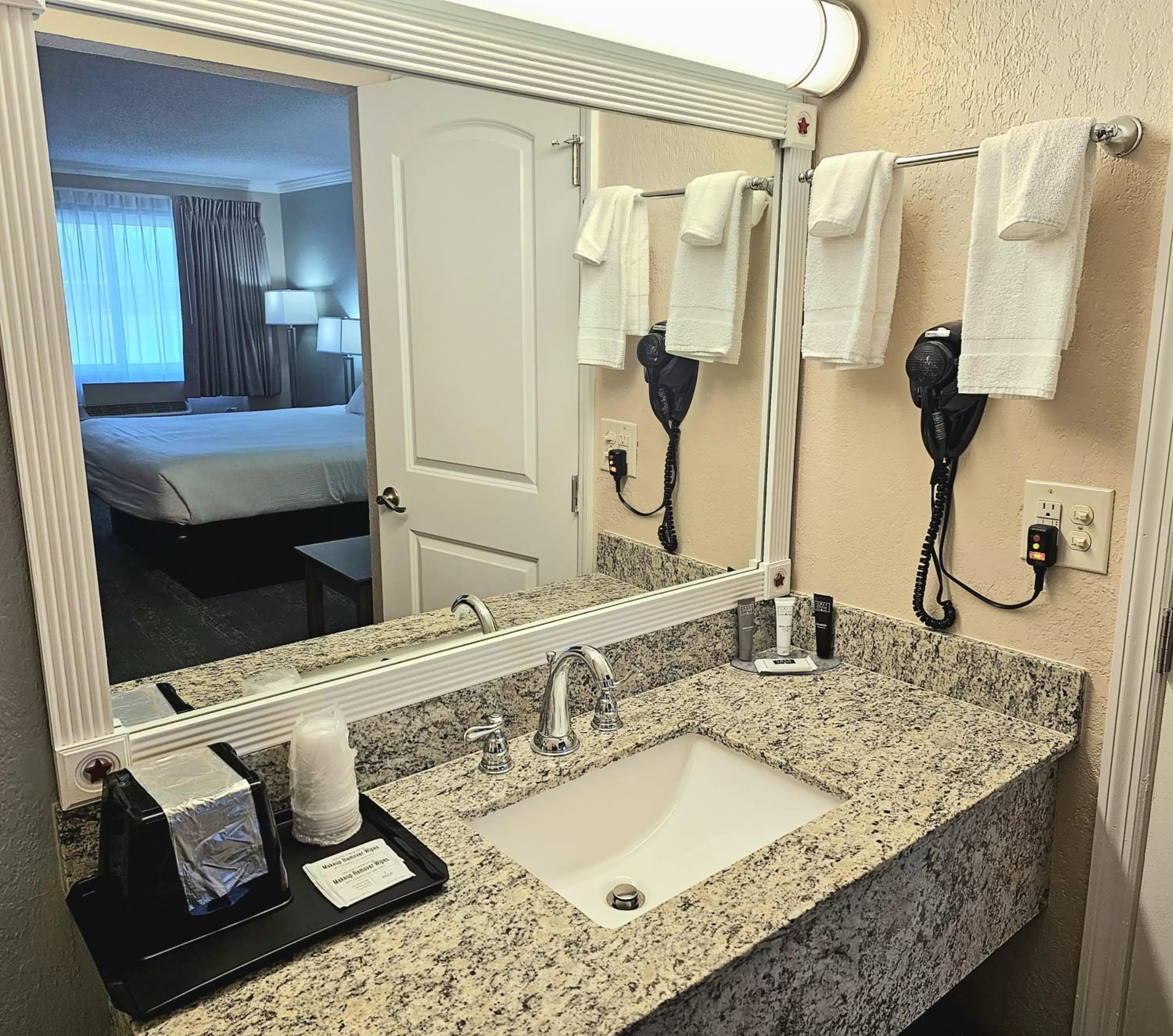 Bathroom in Roadstar Hotel Zephyrhills