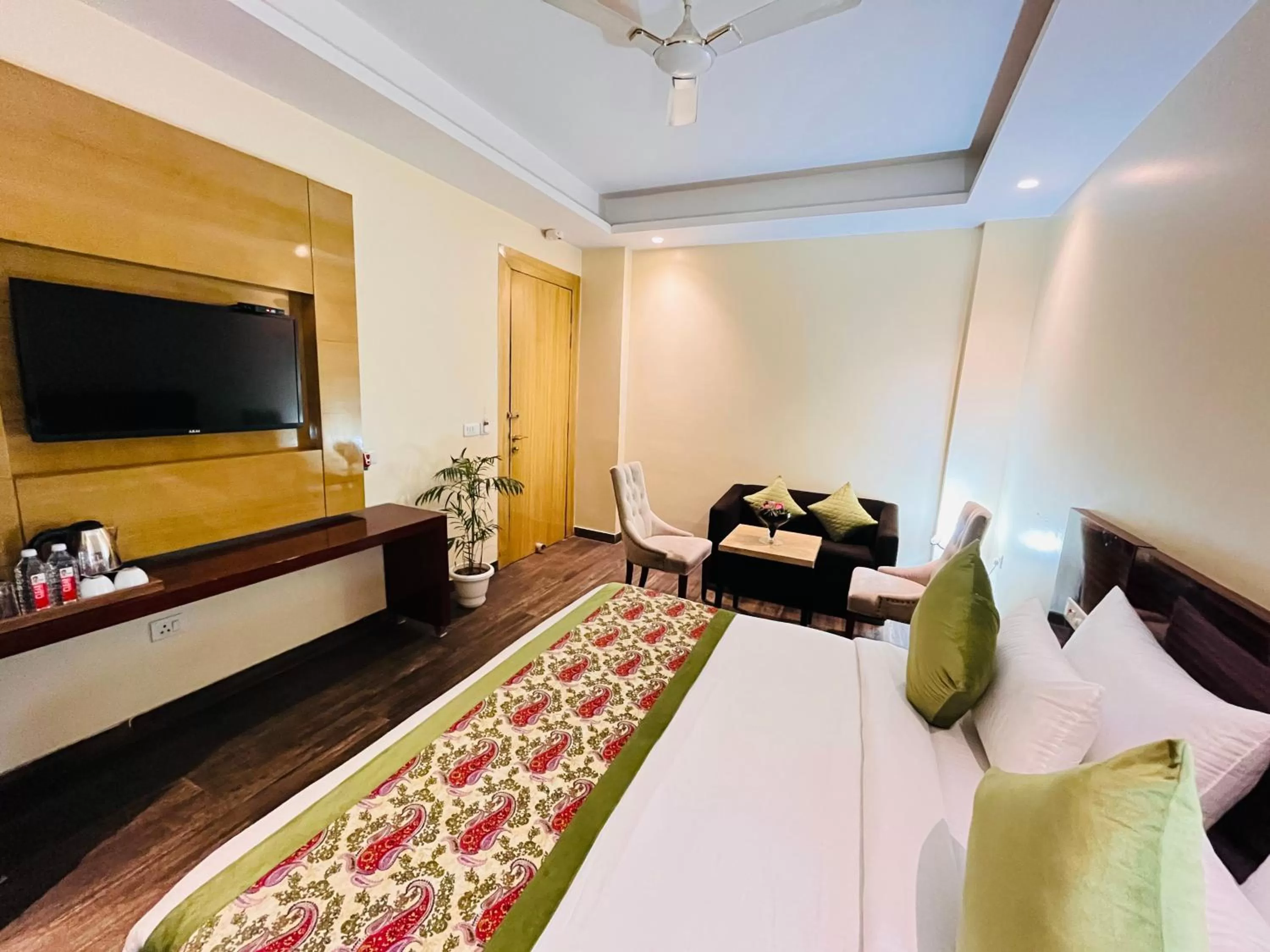 Bed in Hotel Banz near Delhi Airport
