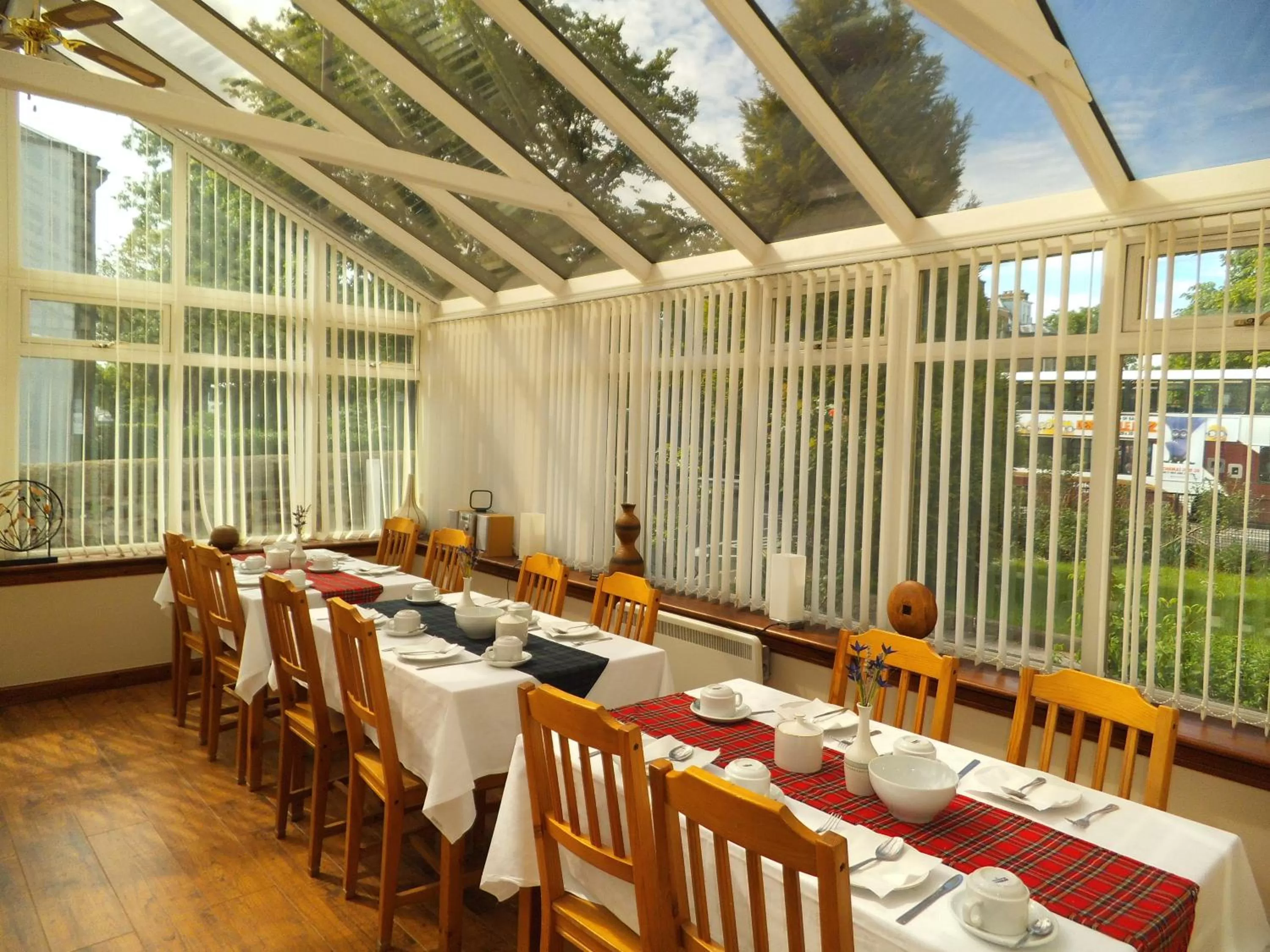 Restaurant/places to eat in Northumberland Hotel