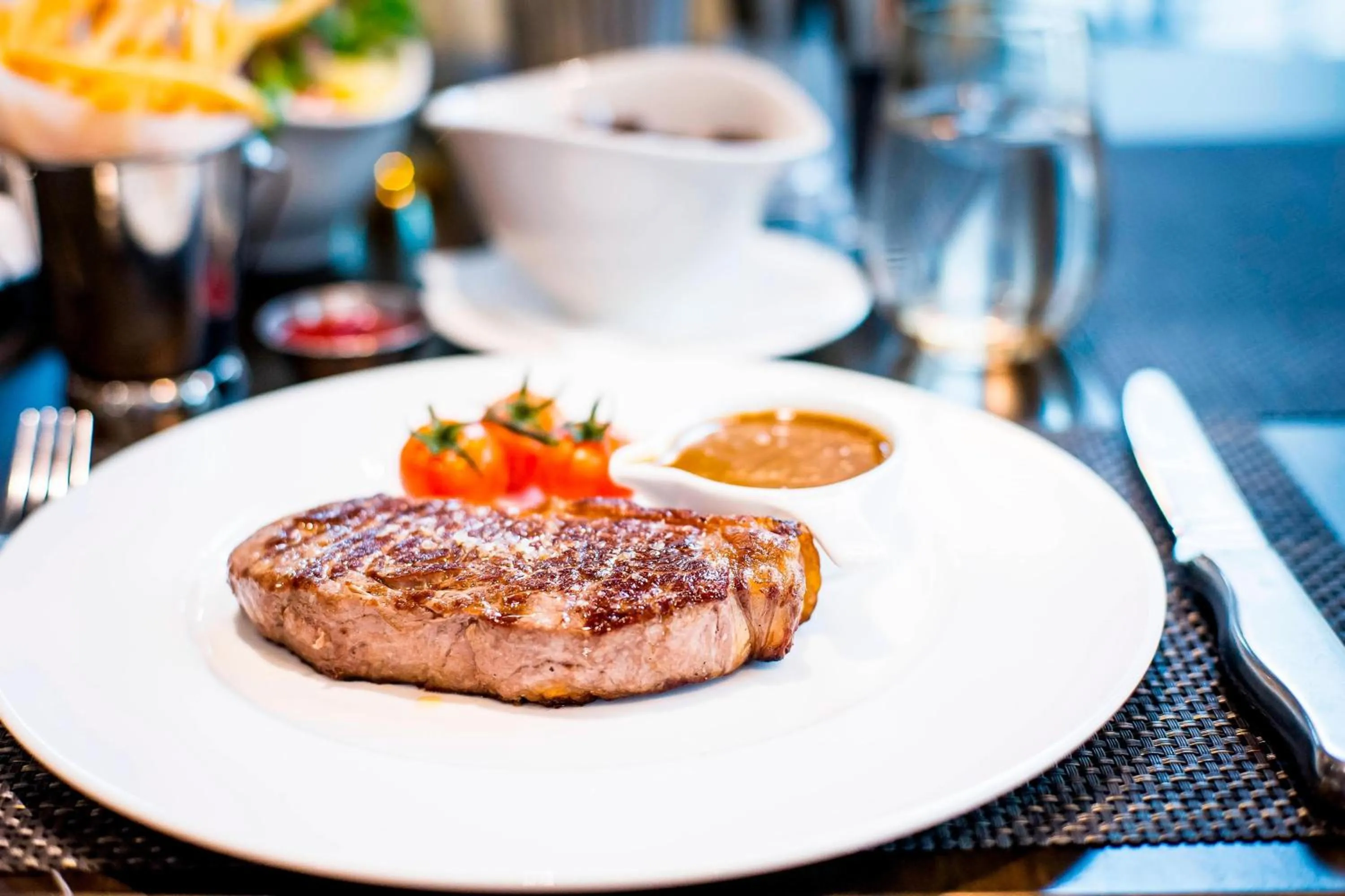 Restaurant/places to eat in Marriott Executive Apartments London, Canary Wharf