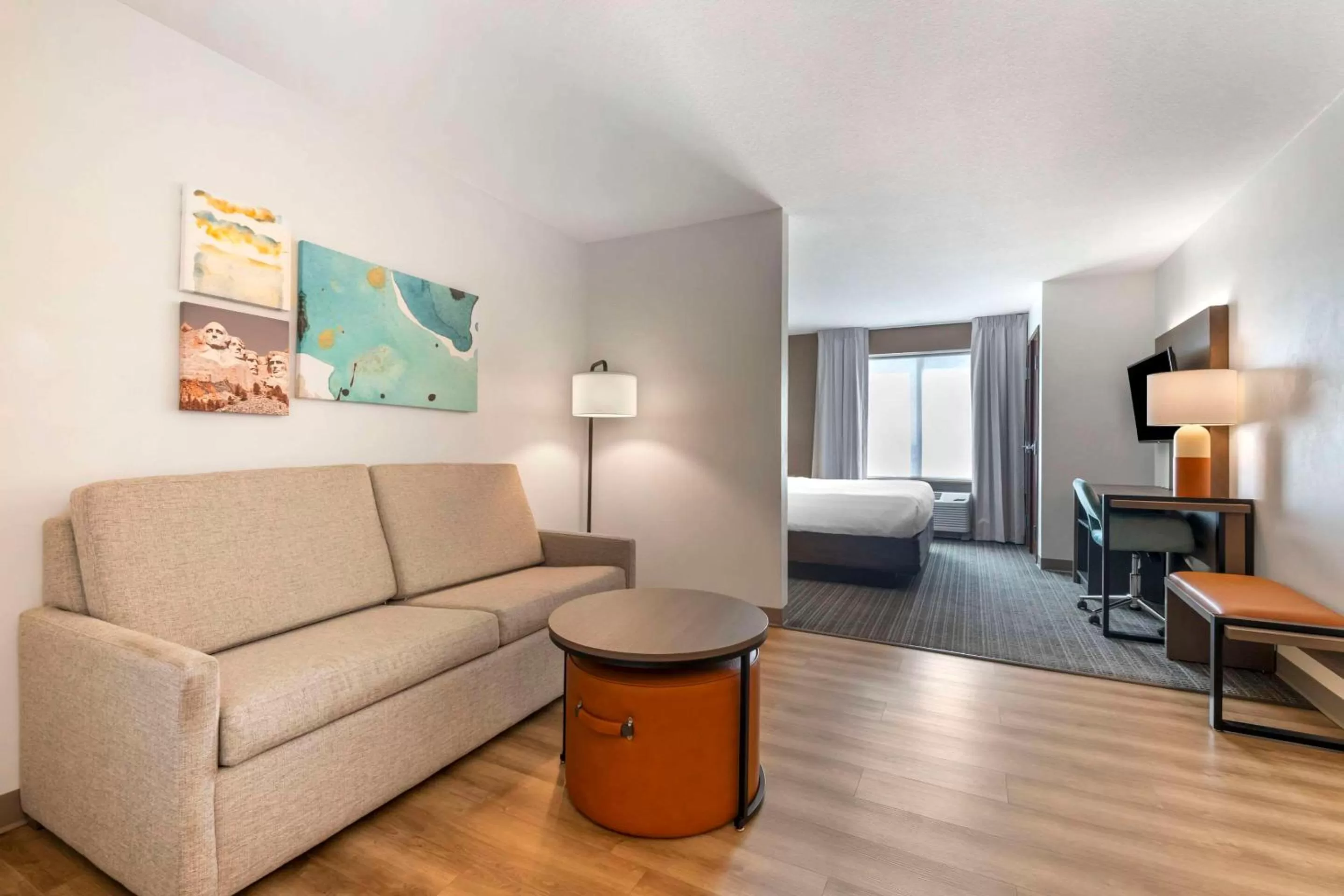 Bedroom in Comfort Suites Conference Center Rapid City