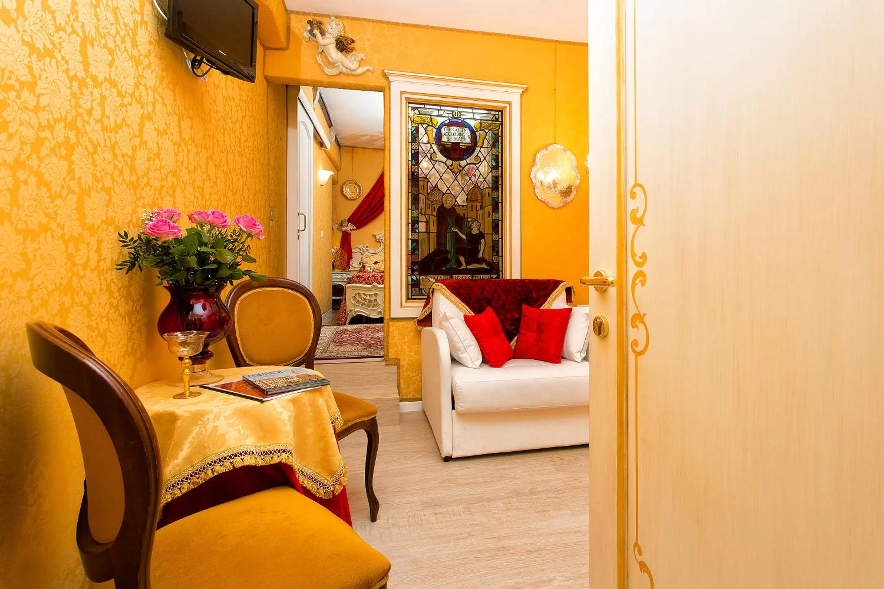 Photo of the whole room in Scalon del Doge