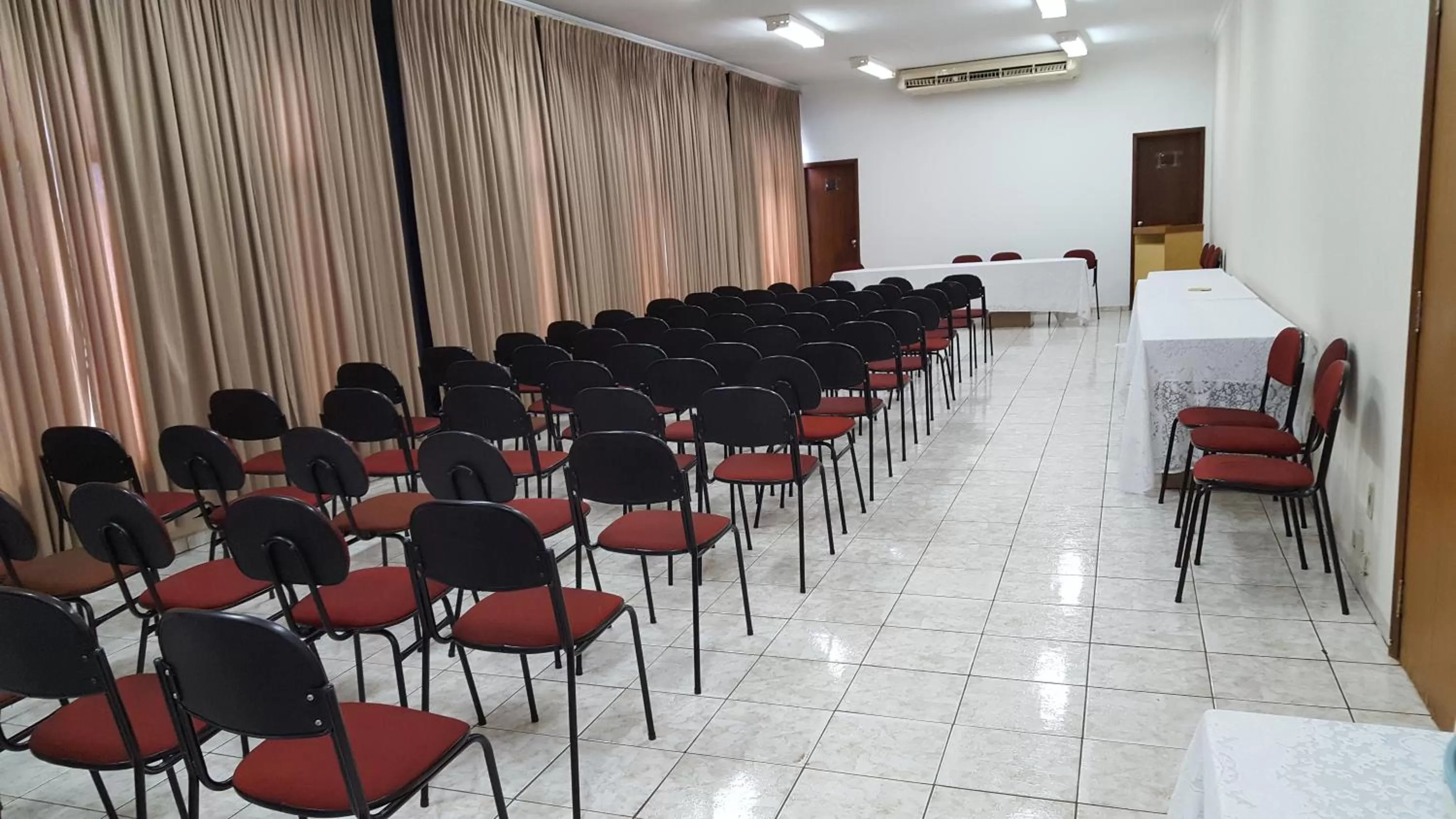 Meeting/conference room in Fenícia Palace Hotel