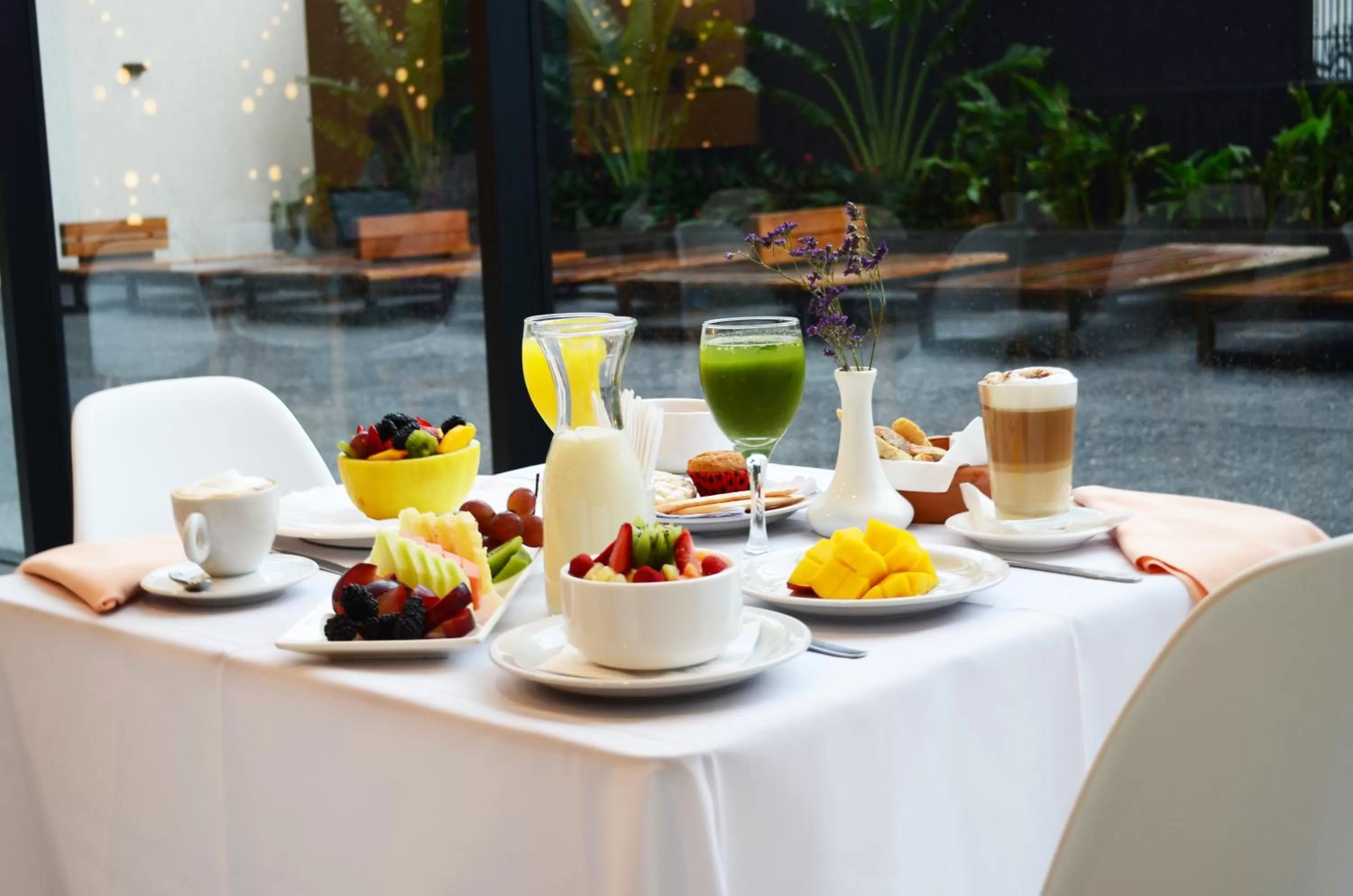 Breakfast in Esplendor by Wyndham Asuncion