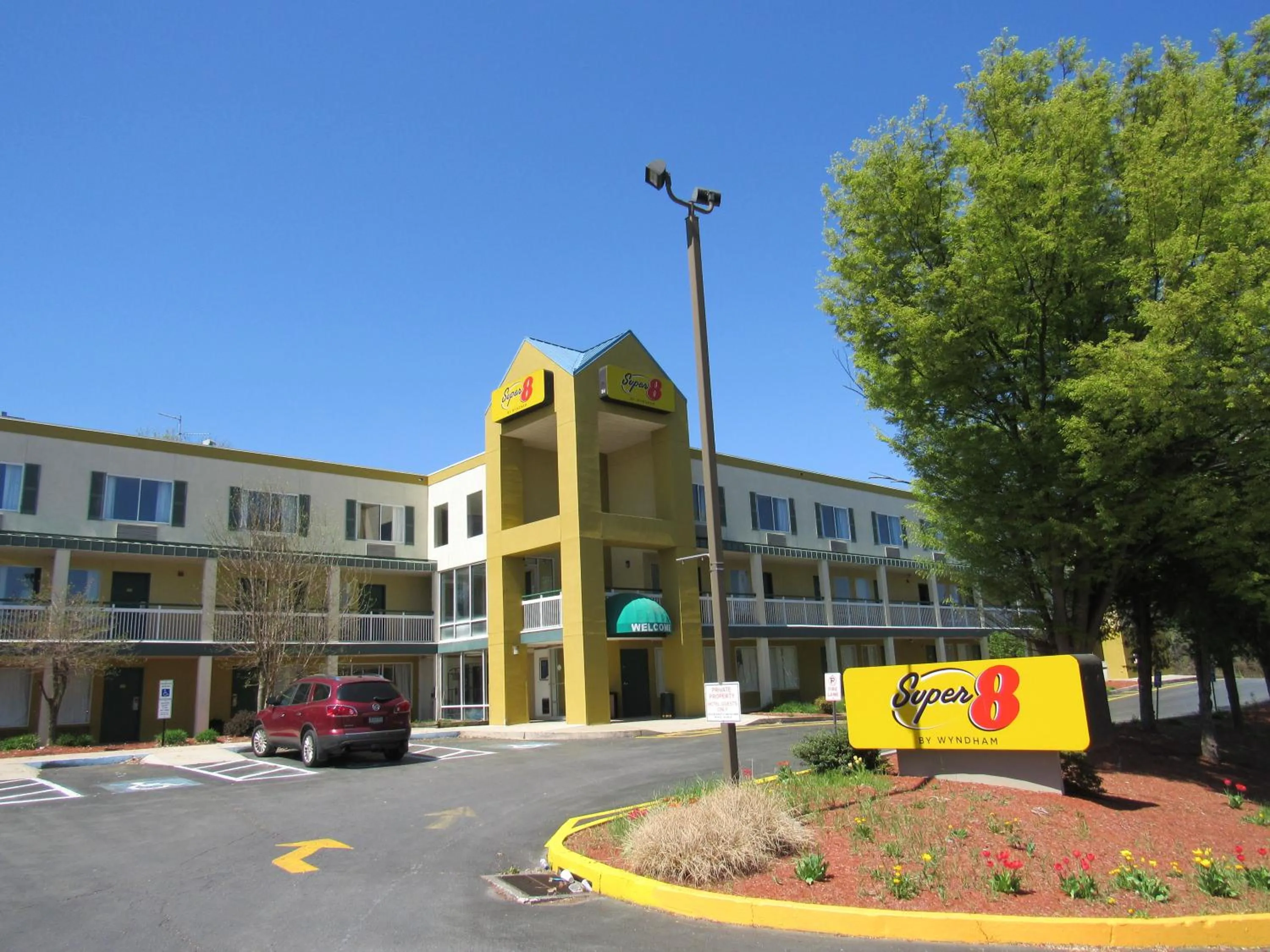 Super 8 by Wyndham New Cumberland