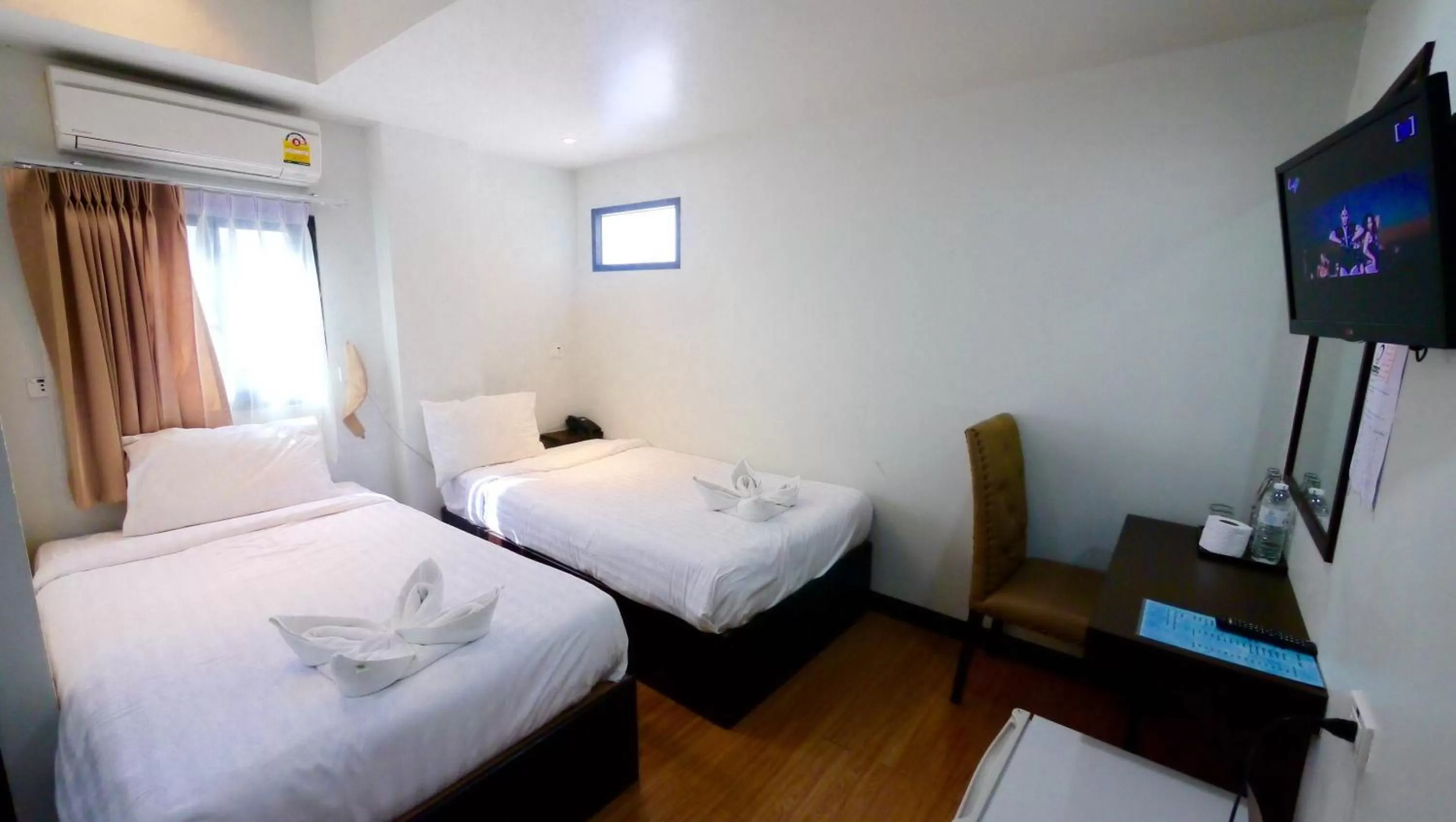 Bed in Basic Line Hotel @ Loikroh