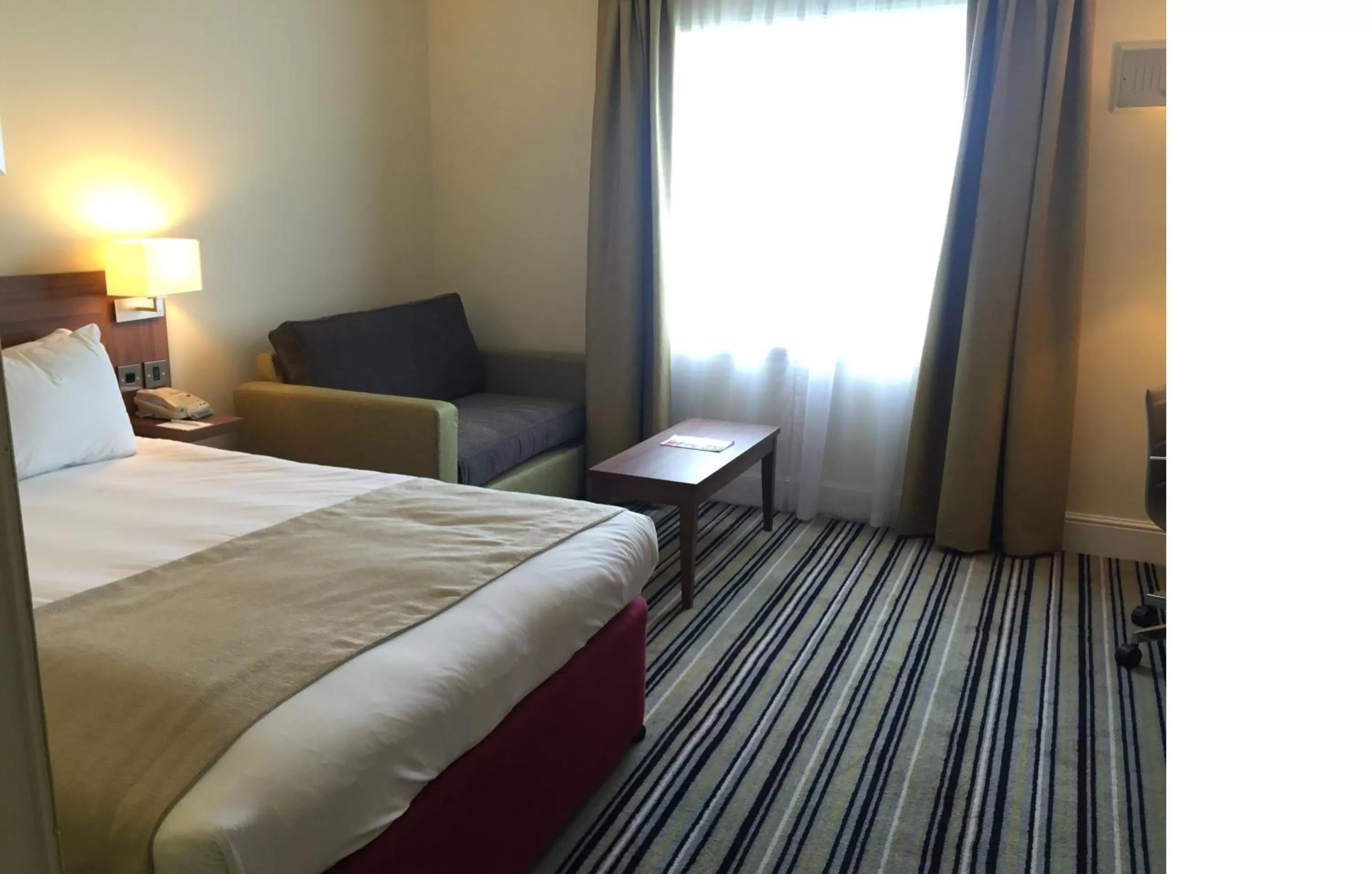 Photo of the whole room, Bed in Holiday Inn Reading West by IHG