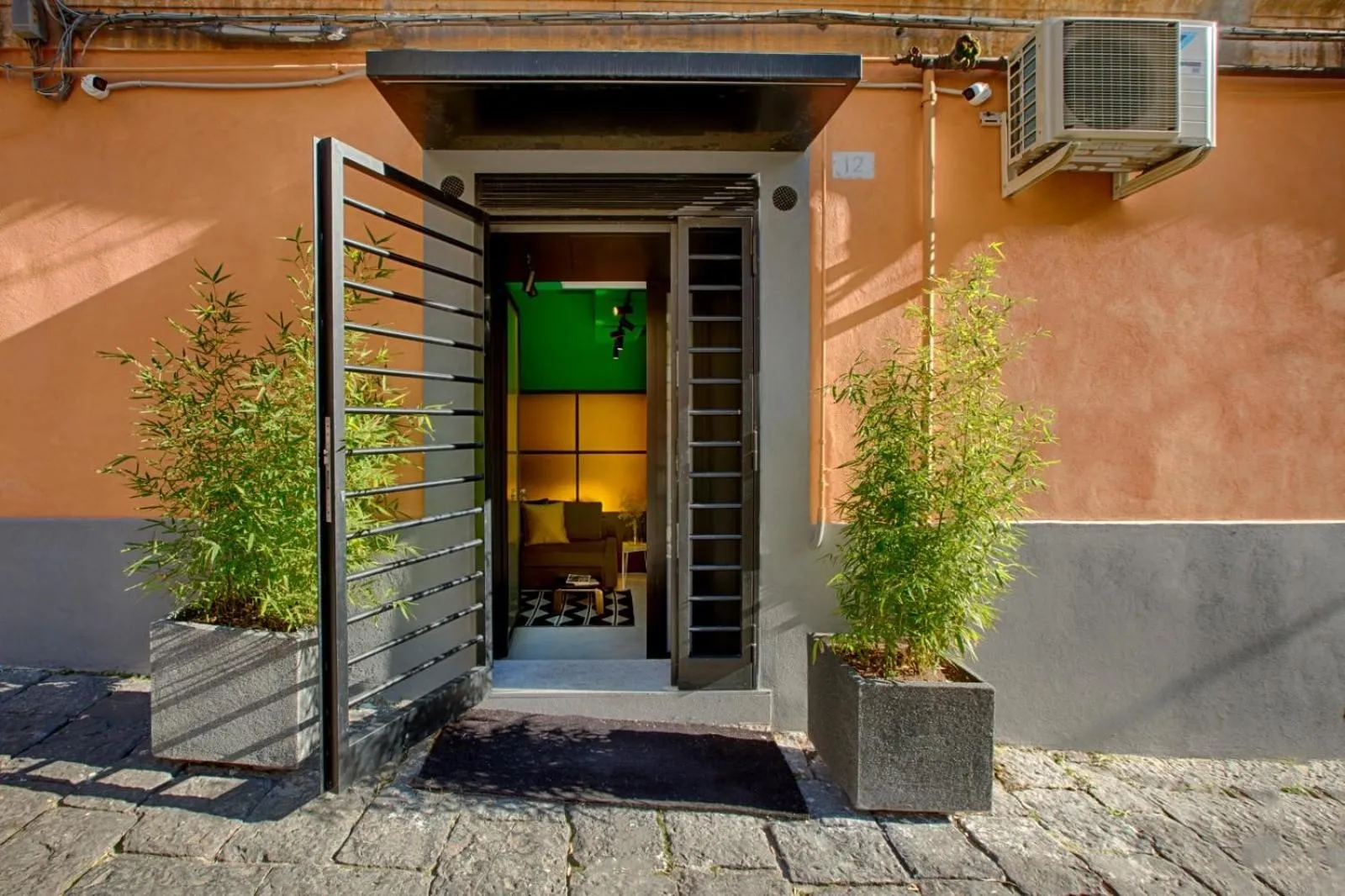 Facade/entrance in Casa Pacifico Napoli