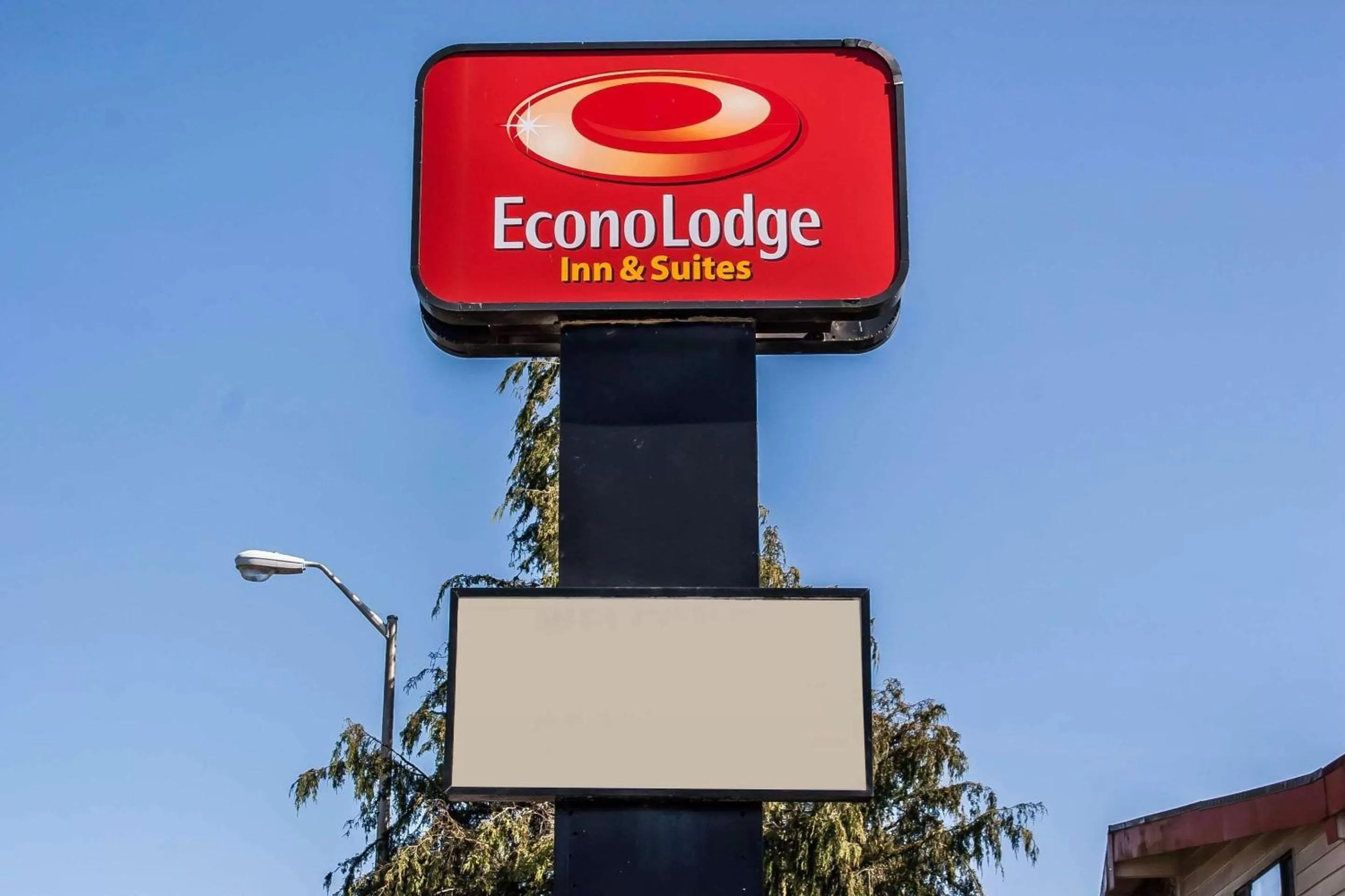 Property building in Econo Lodge Inn & Suites Hoquiam