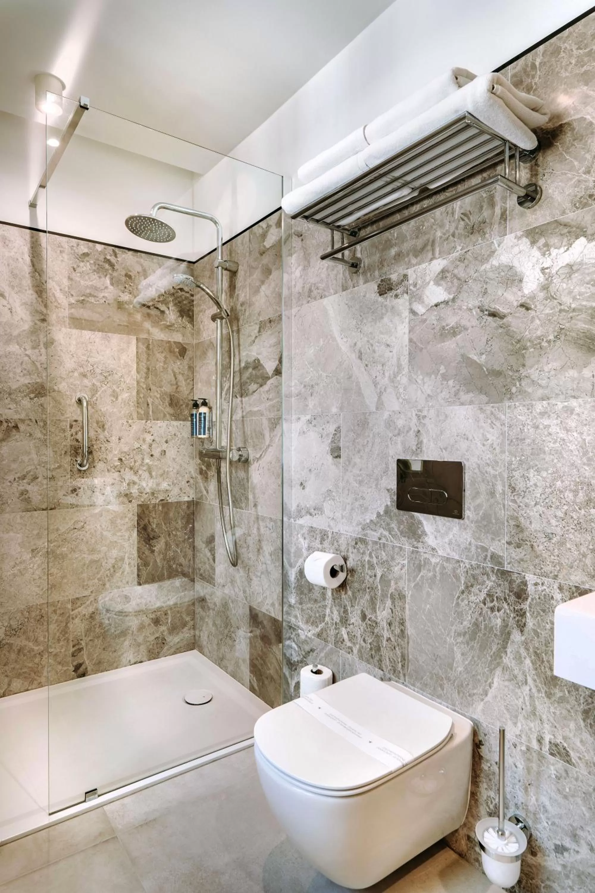 Bathroom in Hotel ETER