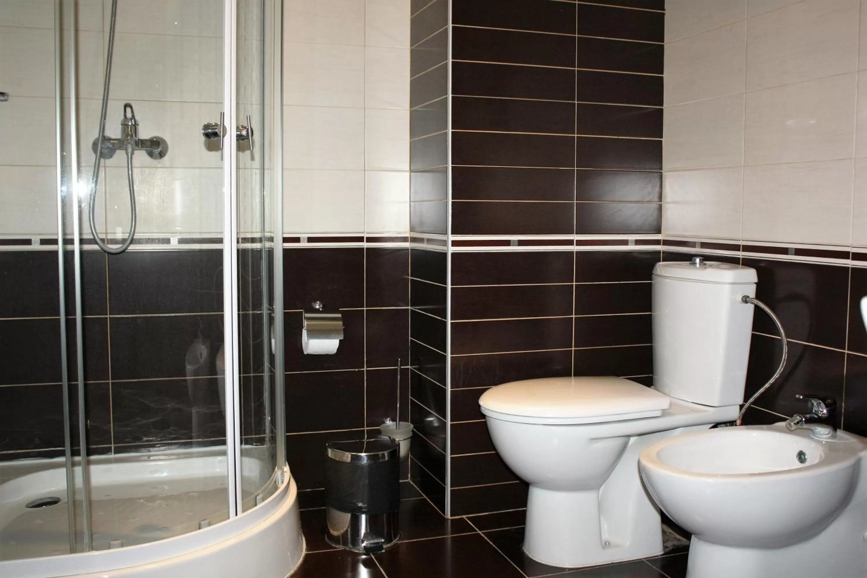 Toilet, Bathroom in Hotel Villa Verde
