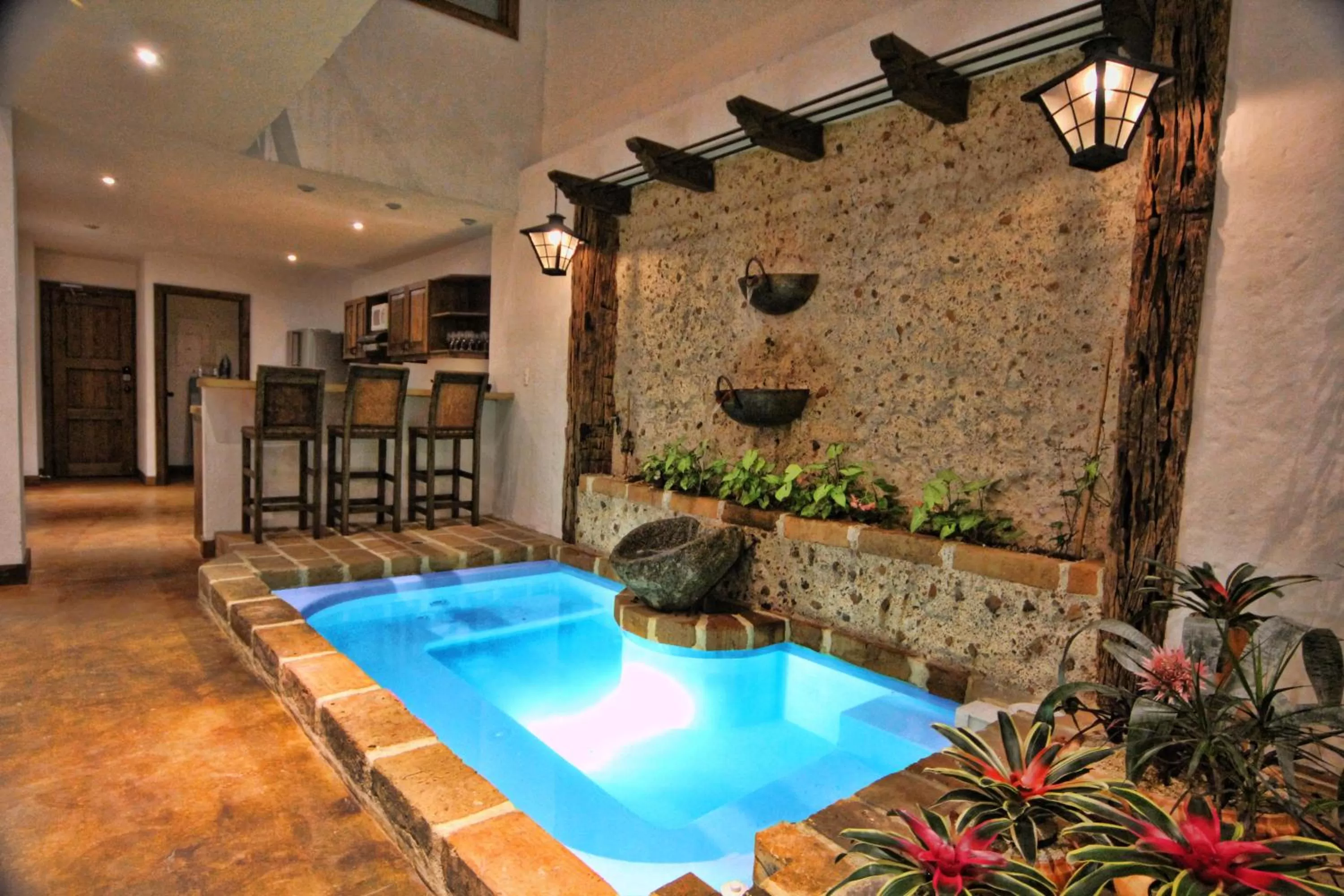 Hot Tub, Swimming Pool in Casa Del Reloj