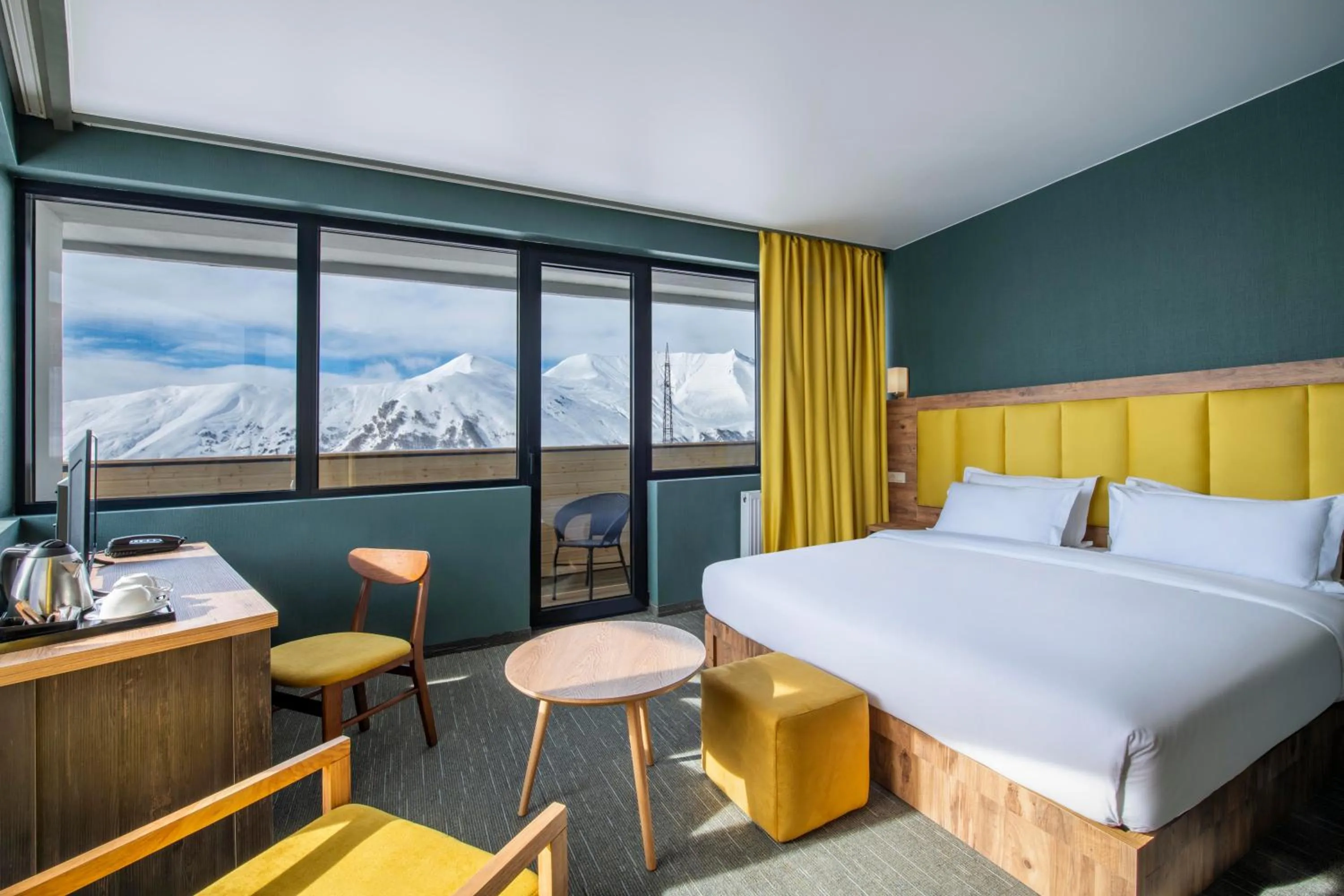 Mountain view, Bed in Best Western Gudauri