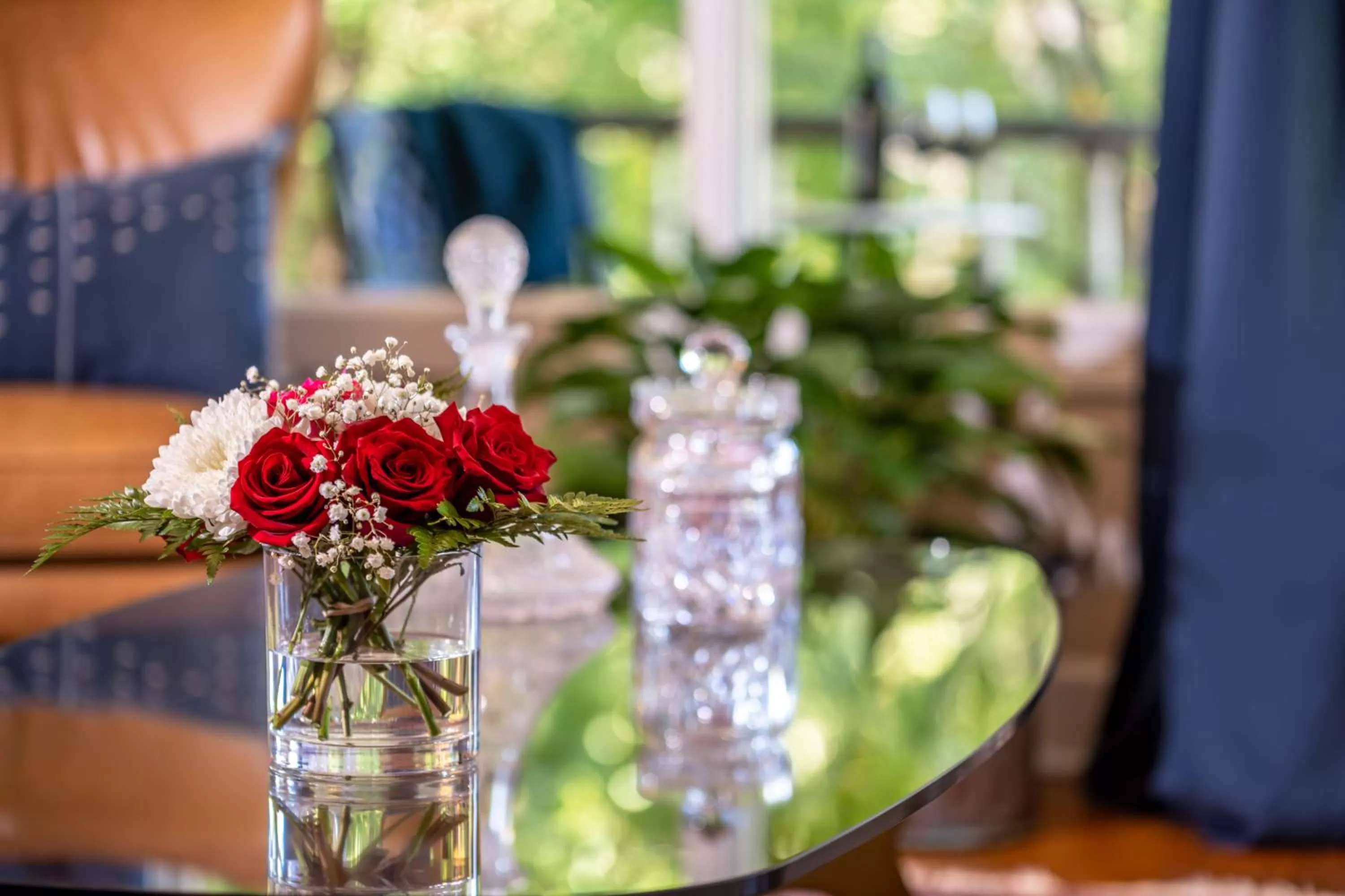 Living room in Arsenic and Old Lace Bed & Breakfast Inn