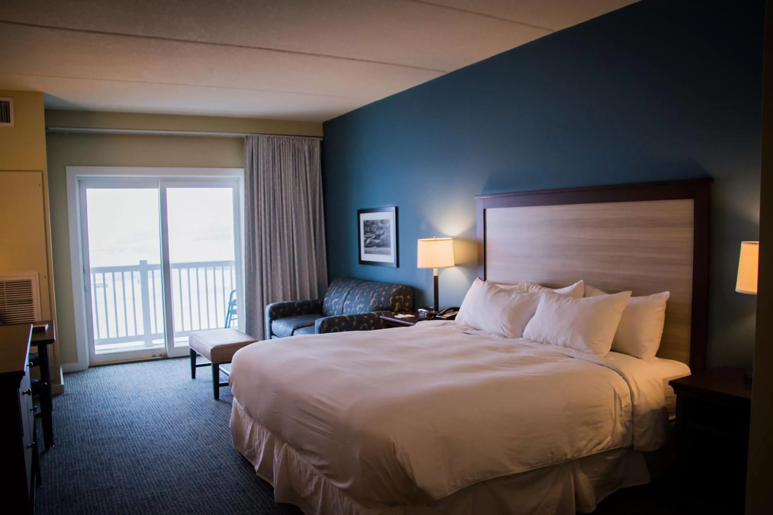 Standard King Room in The Inn at Harbor Shores