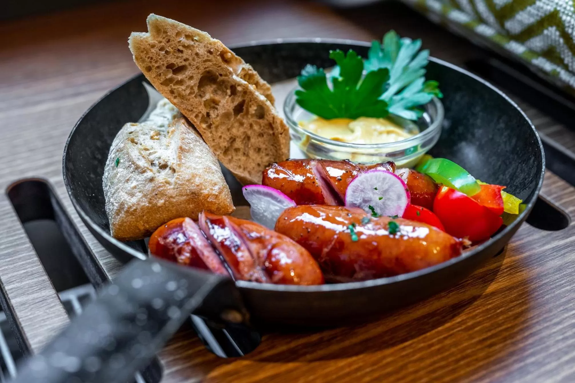 Food and drinks in Hotel Mrak