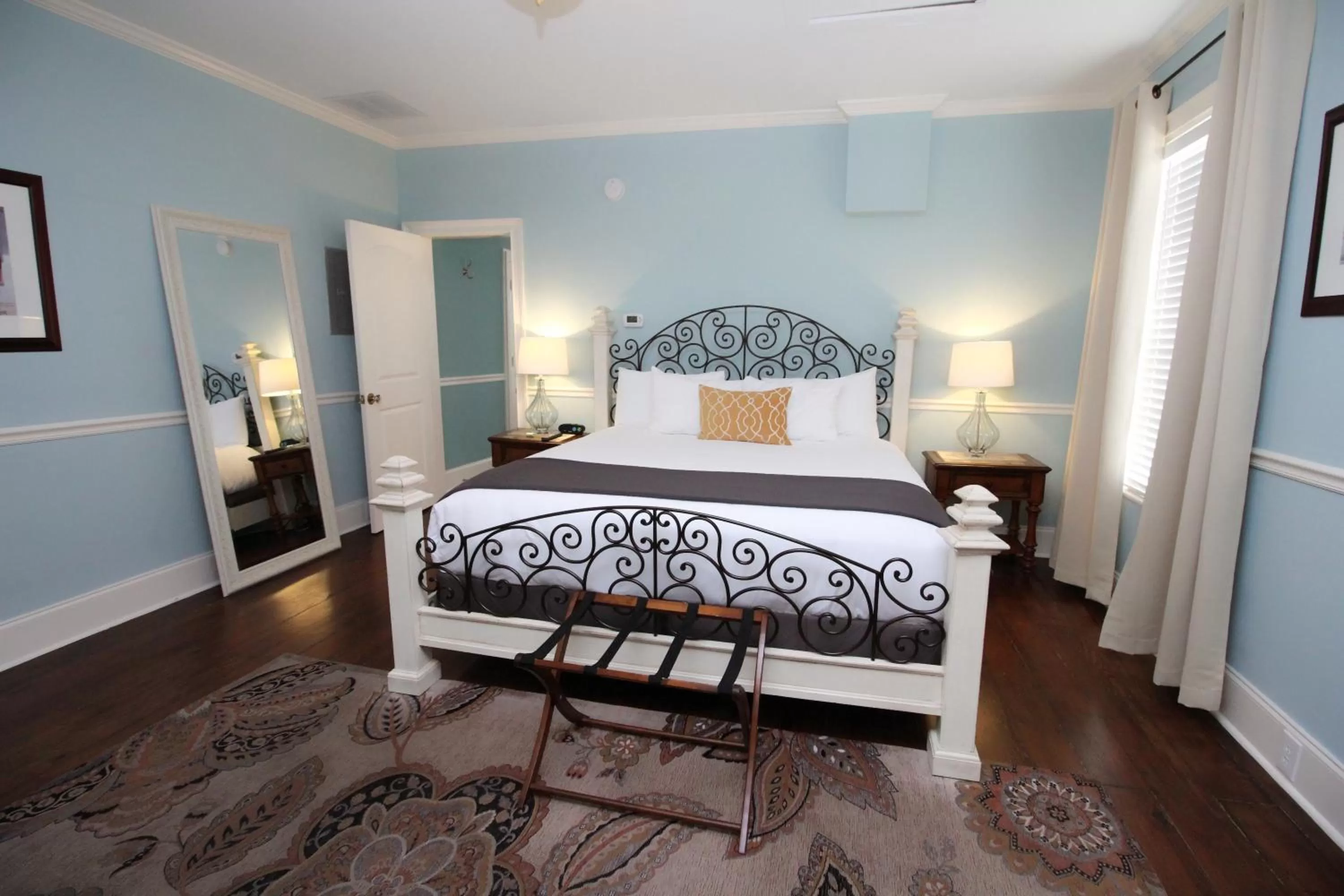 Suite in The Dahlonega Square Hotel