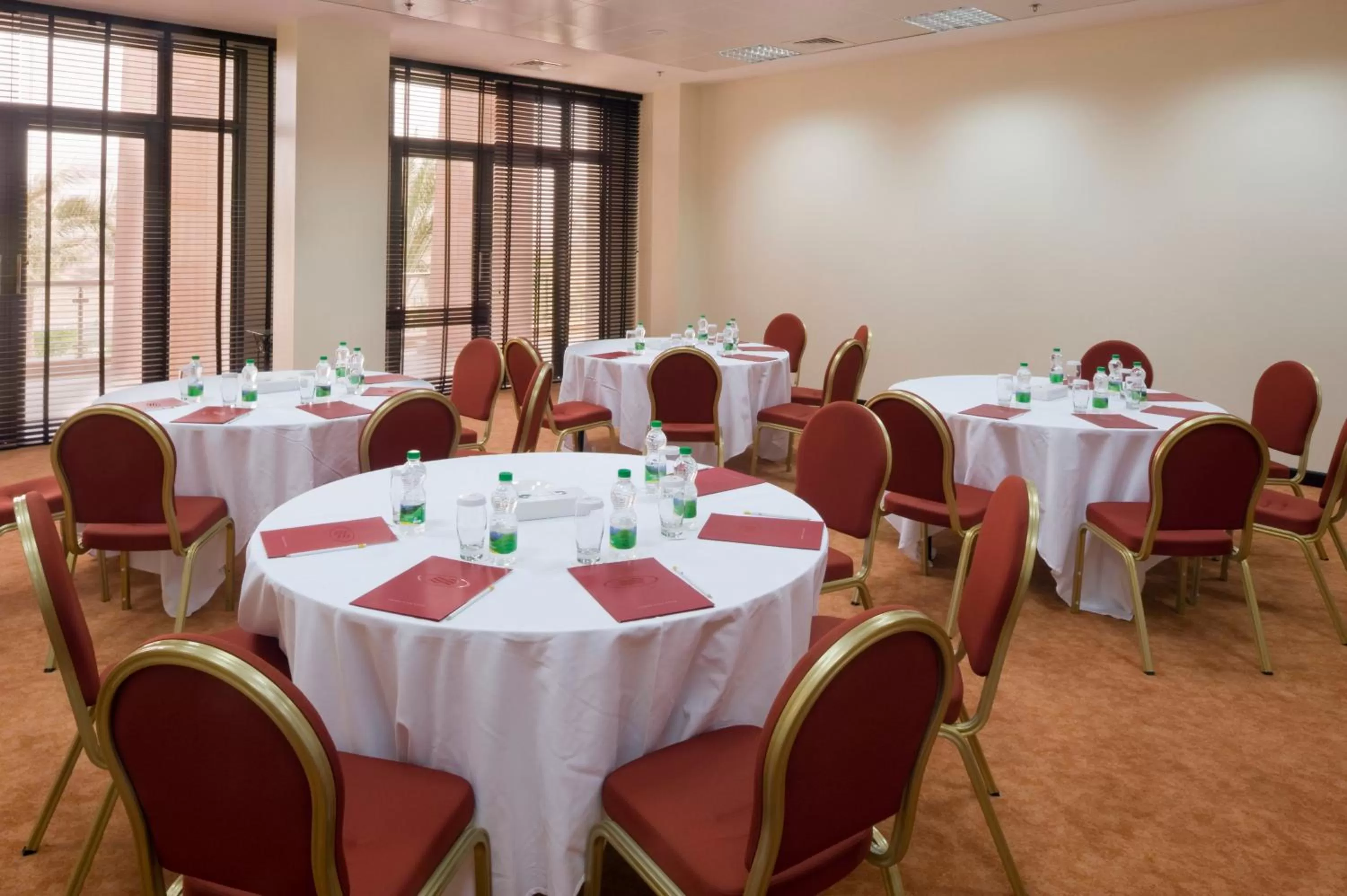 Meeting/conference room in Crowne Plaza Sohar by IHG