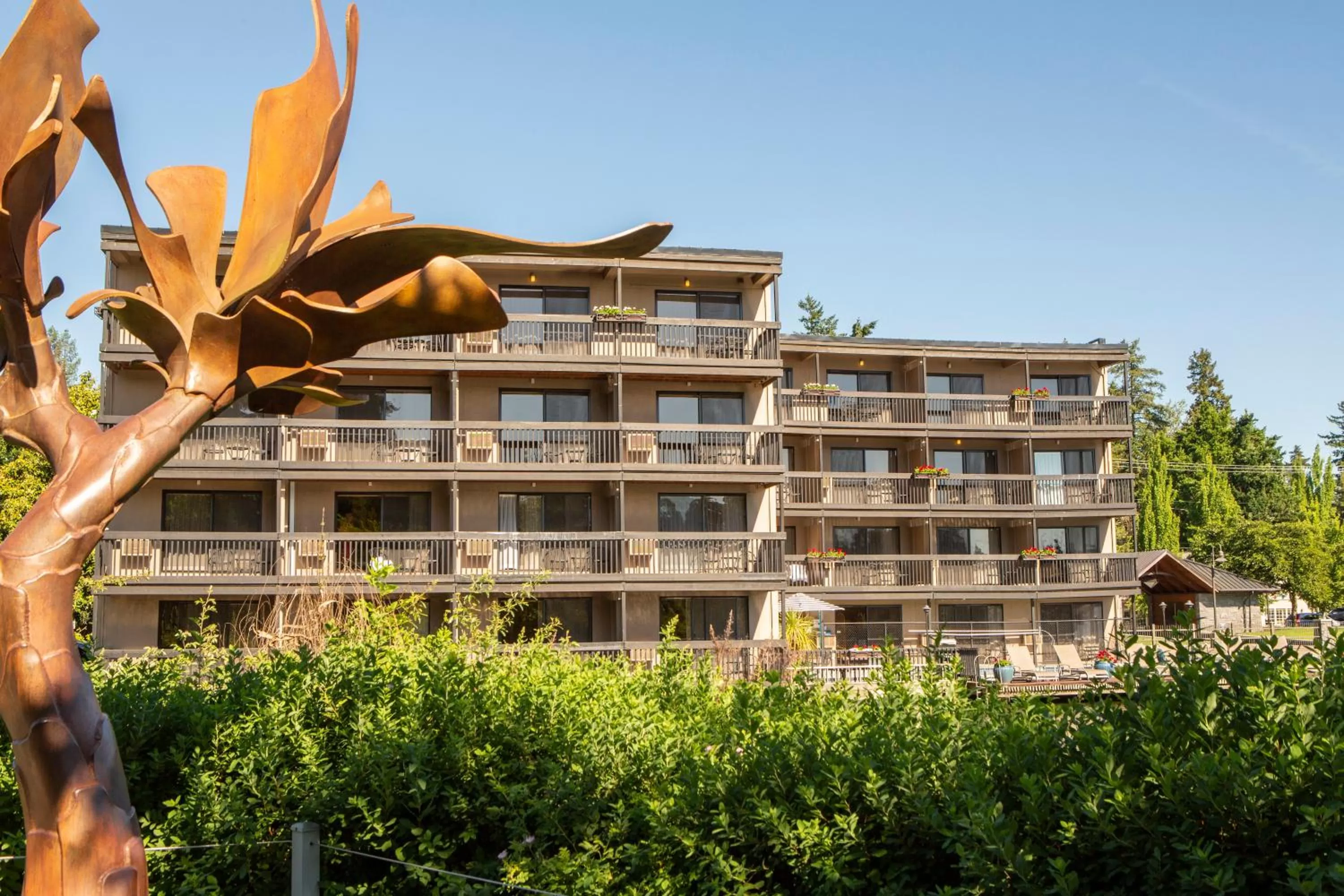 Property building in Lakeshore Inn