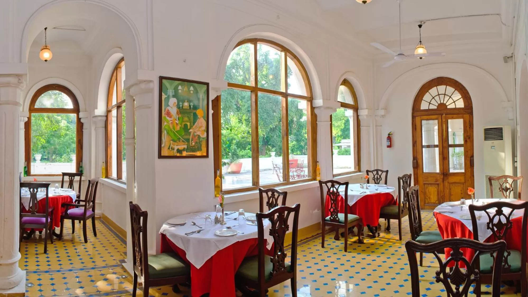 Restaurant/places to eat in Neemrana's - Baradari Palace