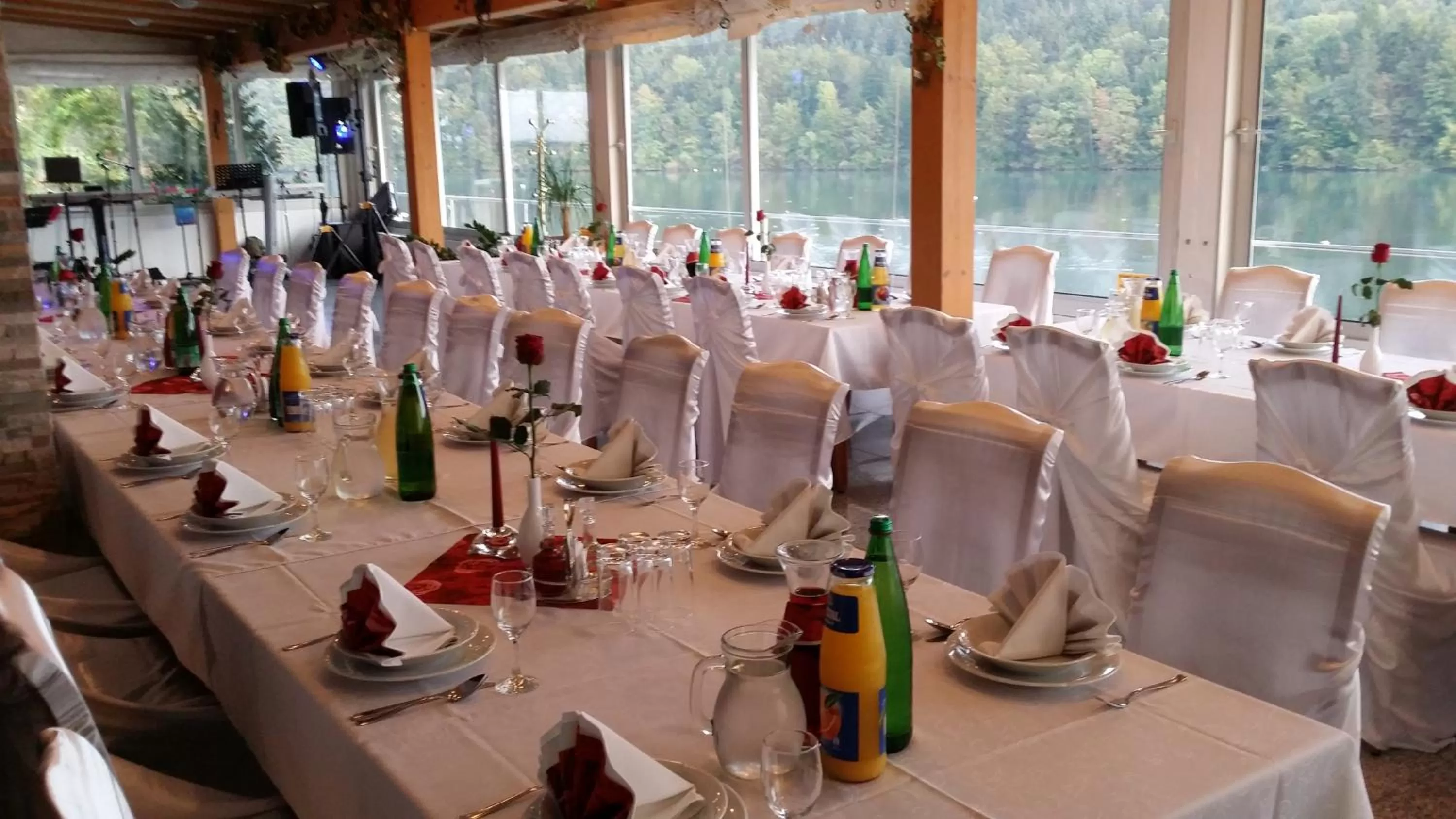 Banquet/Function facilities, Restaurant/Places to Eat in Gostisce Jezero
