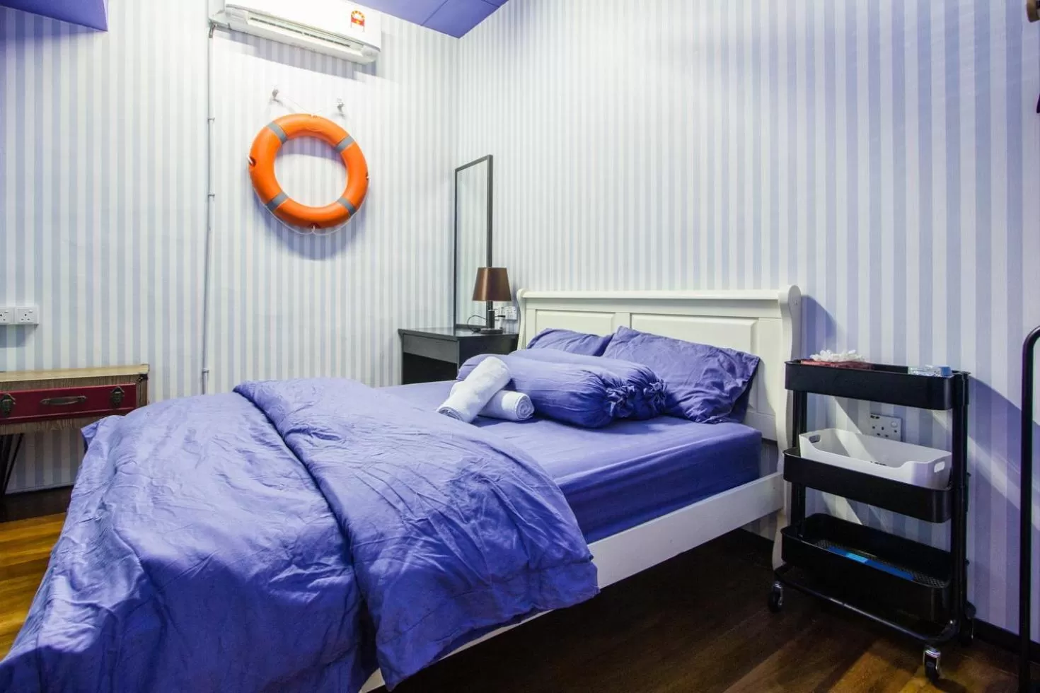 Photo of the whole room, Bed in USM Designer Dwell