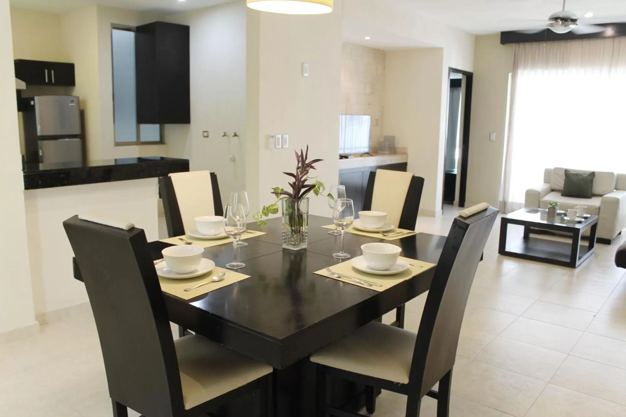 Dining area in Encanto Riviera