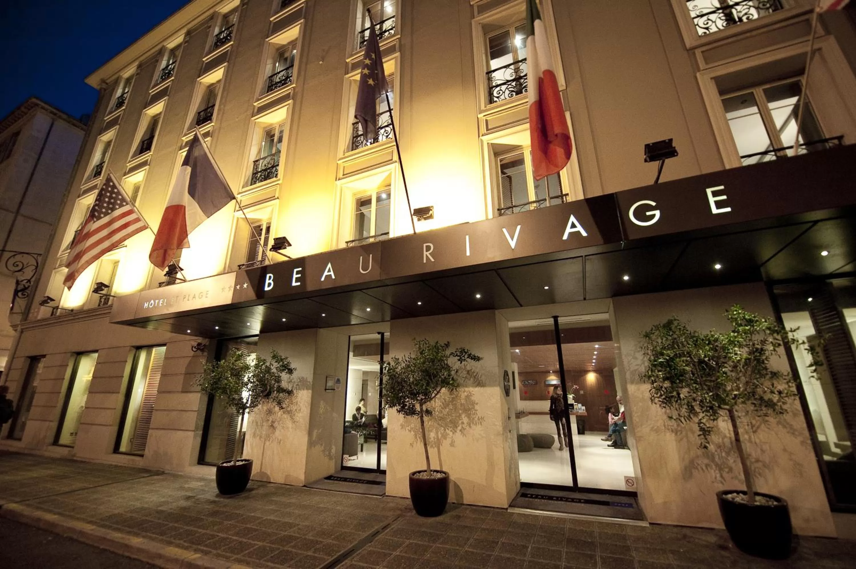 Facade/entrance in Hotel Beau Rivage