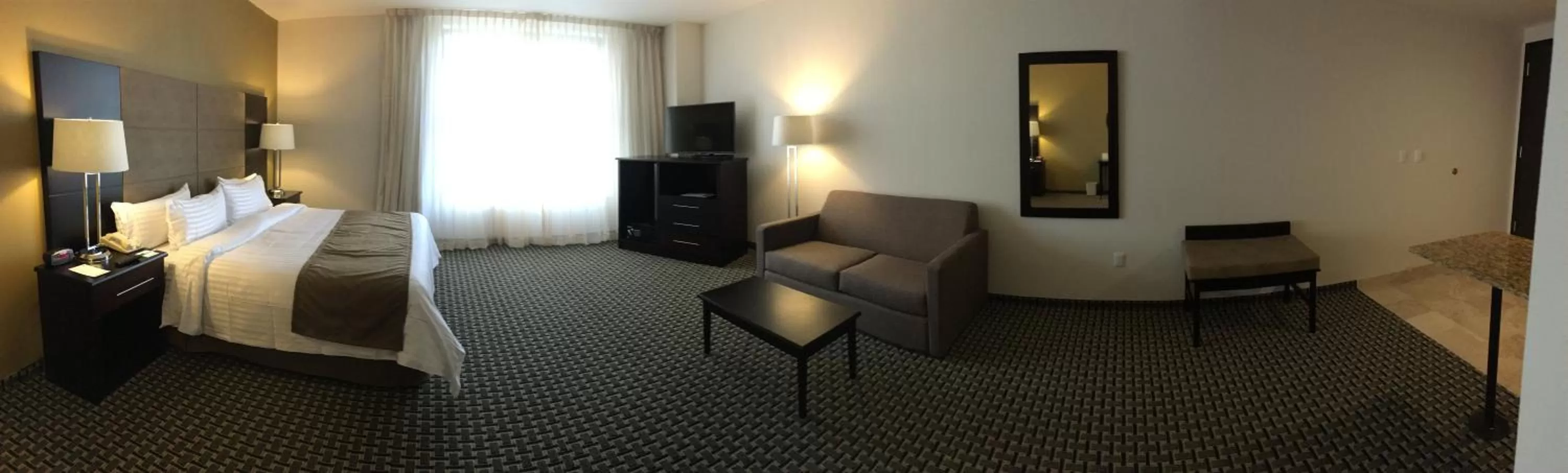 Photo of the whole room, Bed in Holiday Inn Mexico Santa Fe by IHG