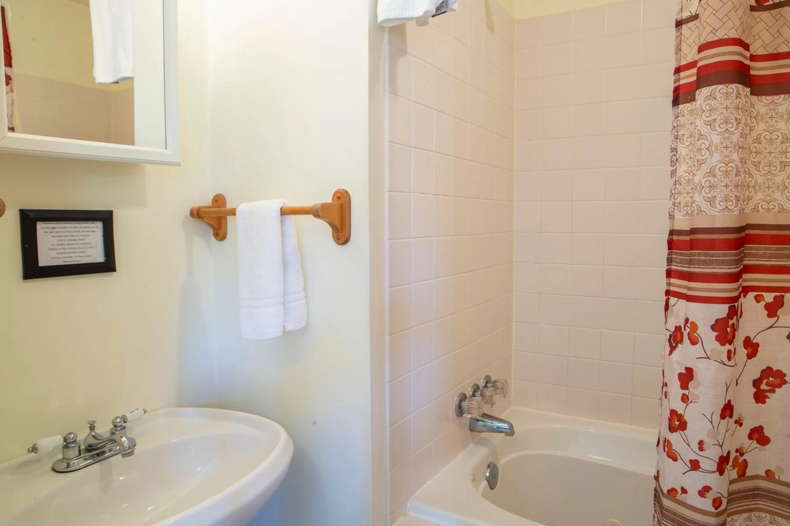 Bathroom in The Chimney Rock Inn & Cottages