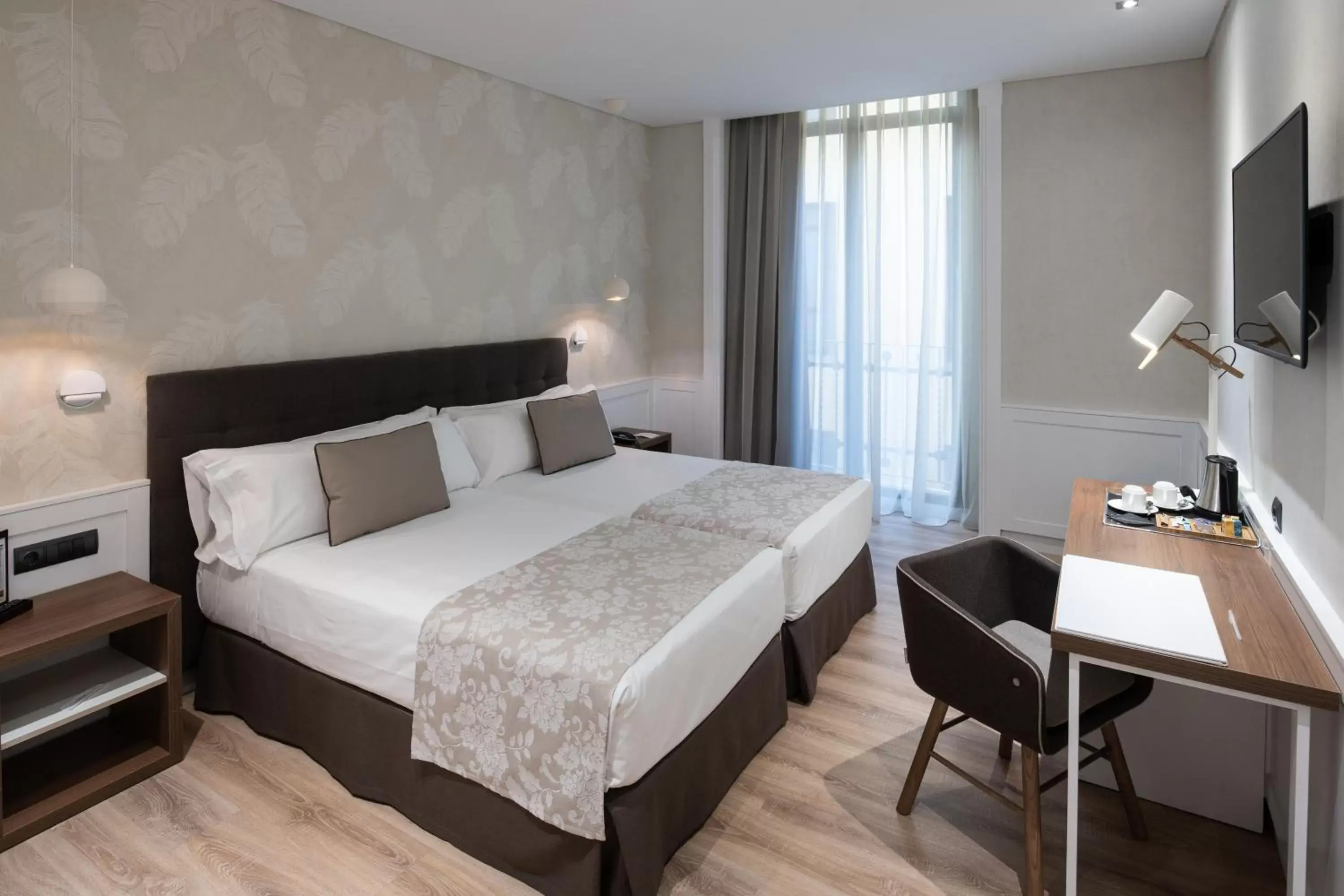 Double or Twin Room in Catalonia Puerta del Sol Double or Twin Room in Catalonia Puerta del Sol