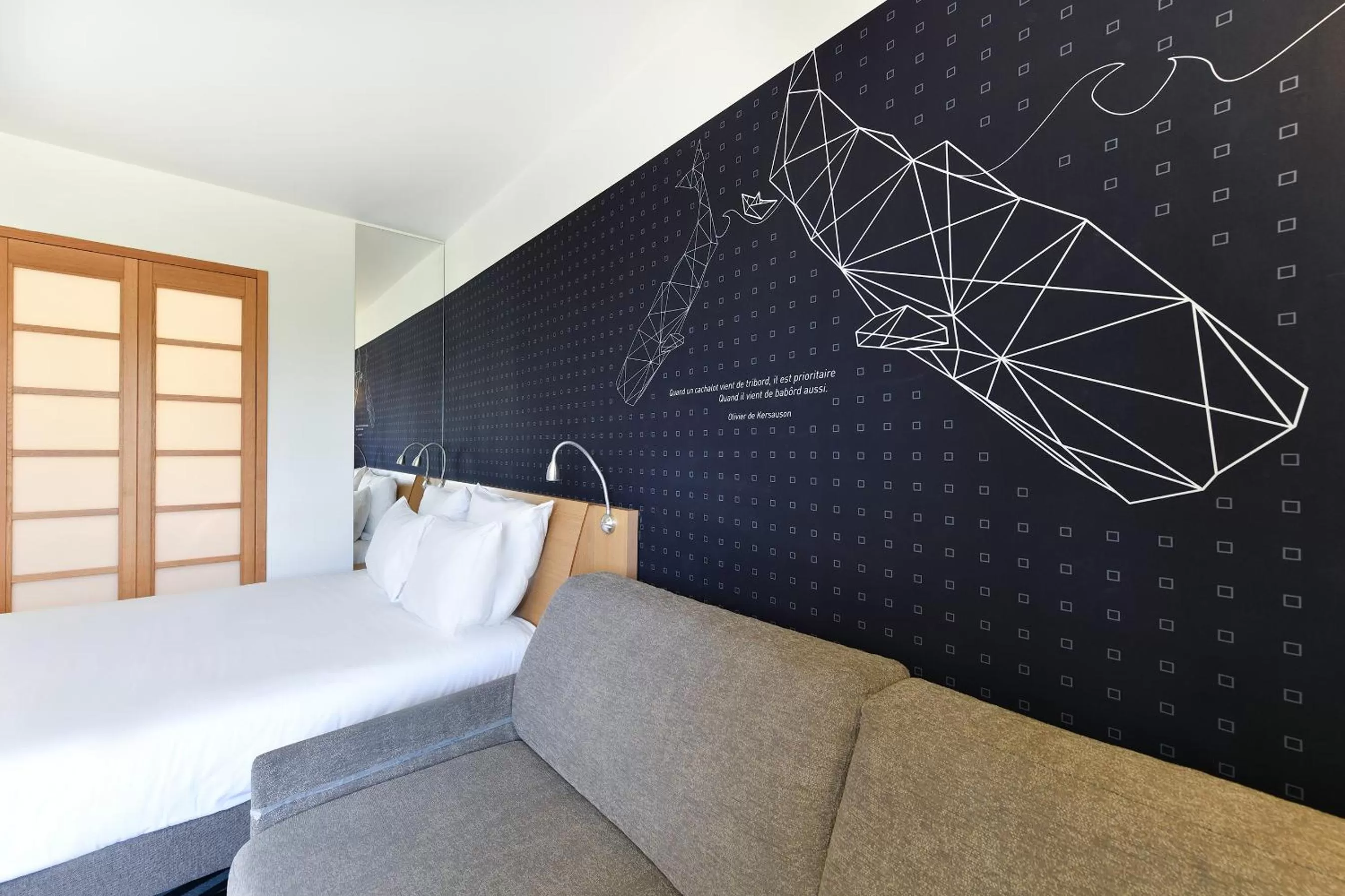 Bedroom in Novotel La Rochelle Centre