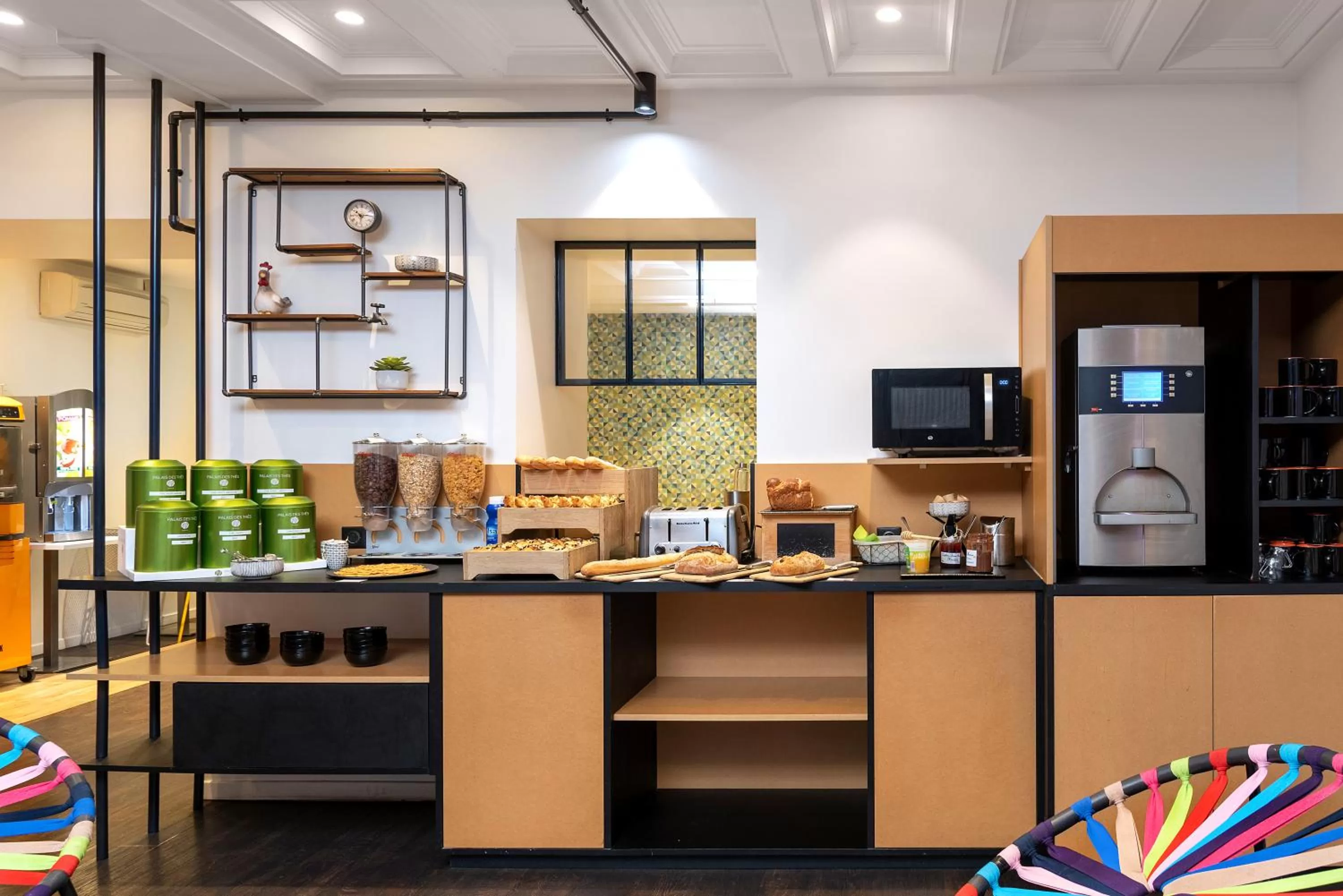 Spring in ibis Styles Macon Centre