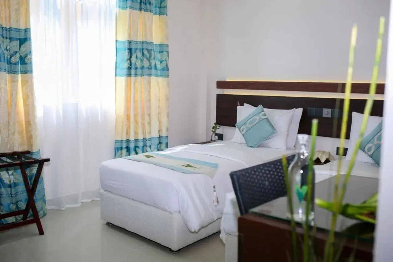 Standard Twin Room in The White Harp Beach Hotel Standard Twin Room in The White Harp Beach Hotel